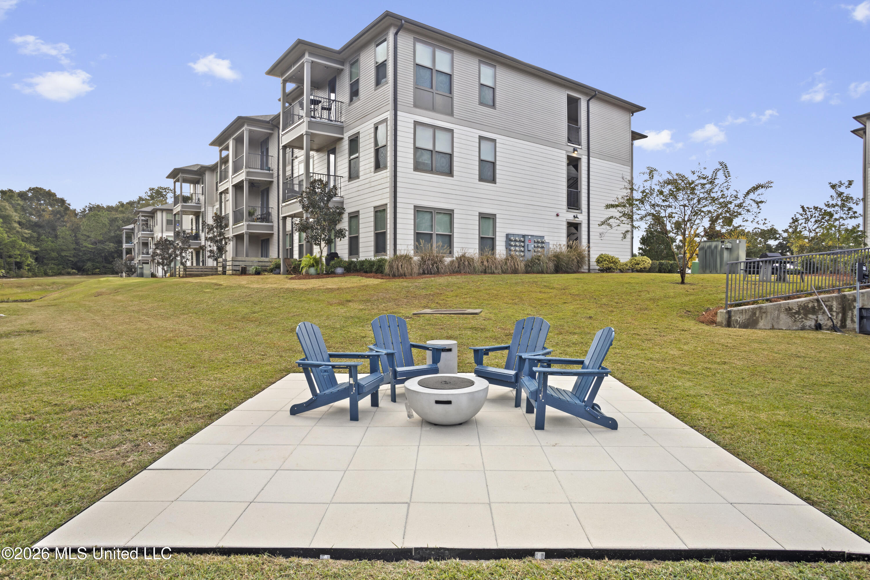 2501 Bienville Boulevard, 237