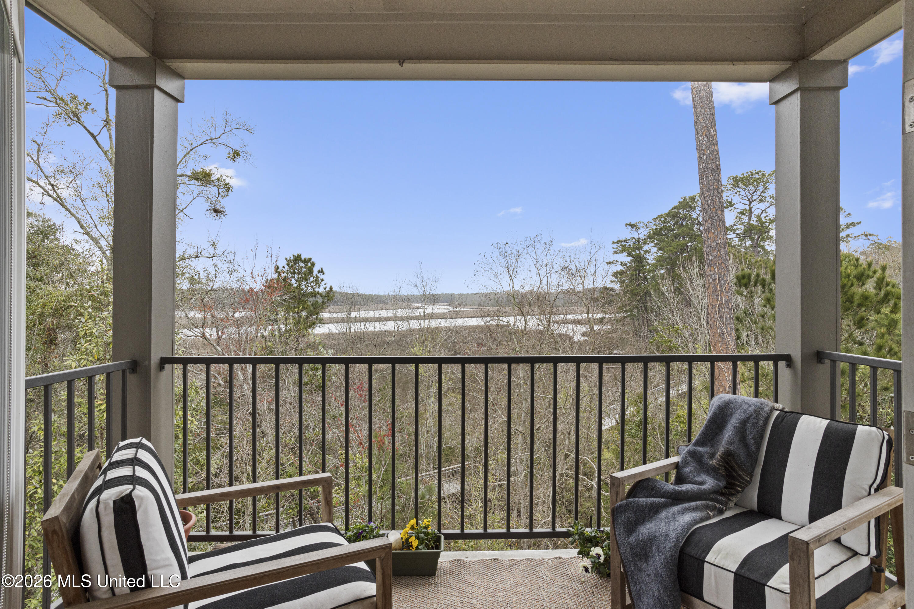 2501 Bienville Boulevard, 237