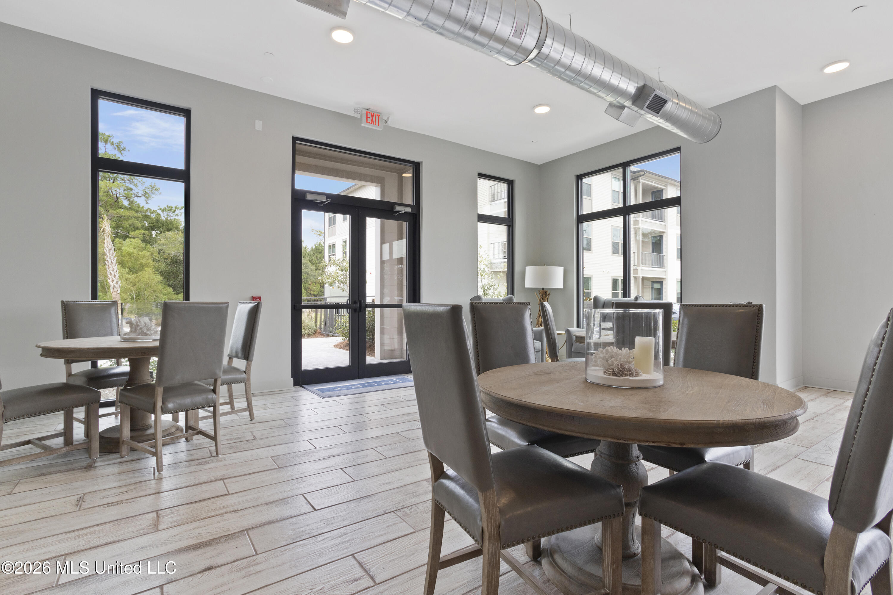 2501 Bienville Boulevard, 237