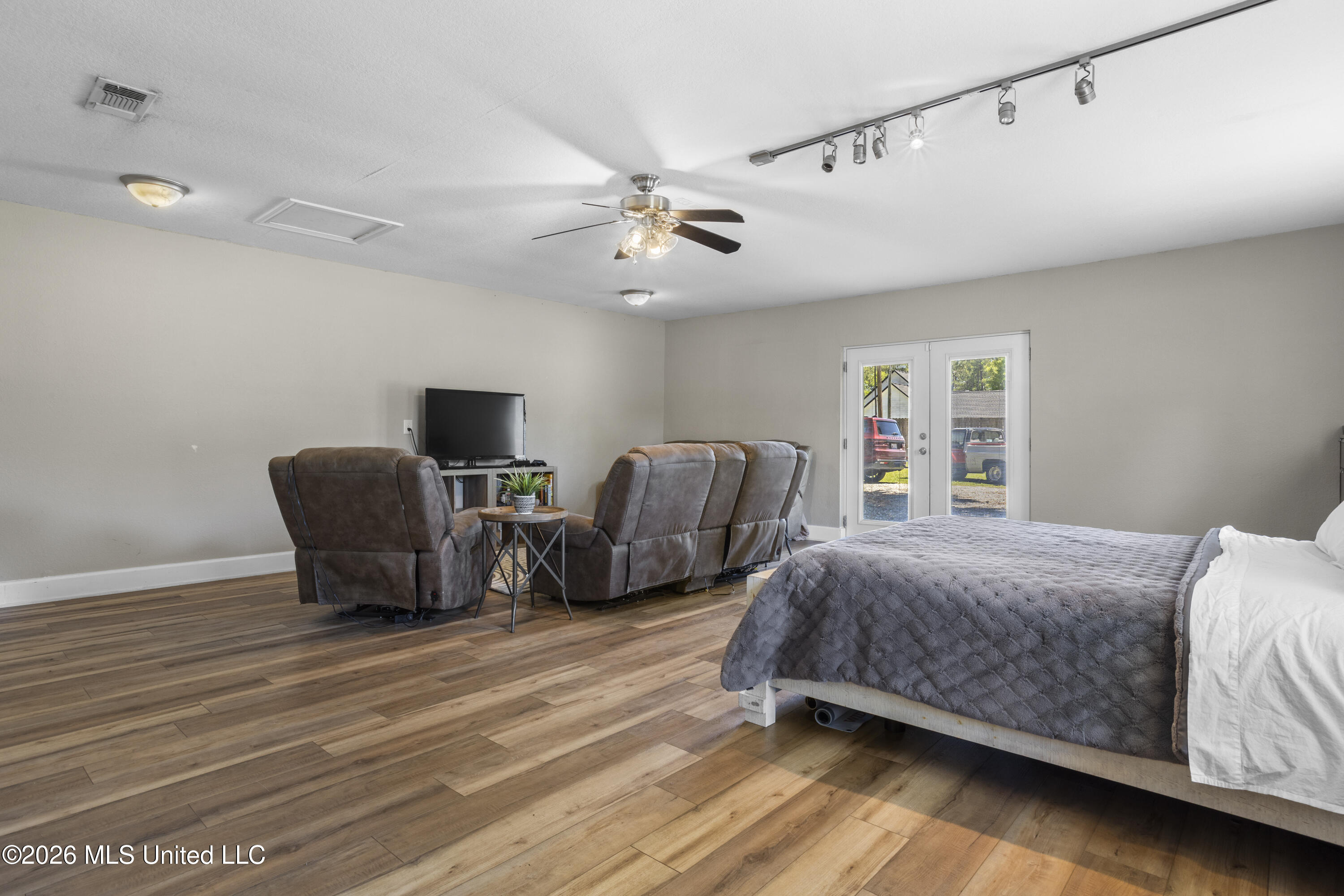 13394 W Echo Drive