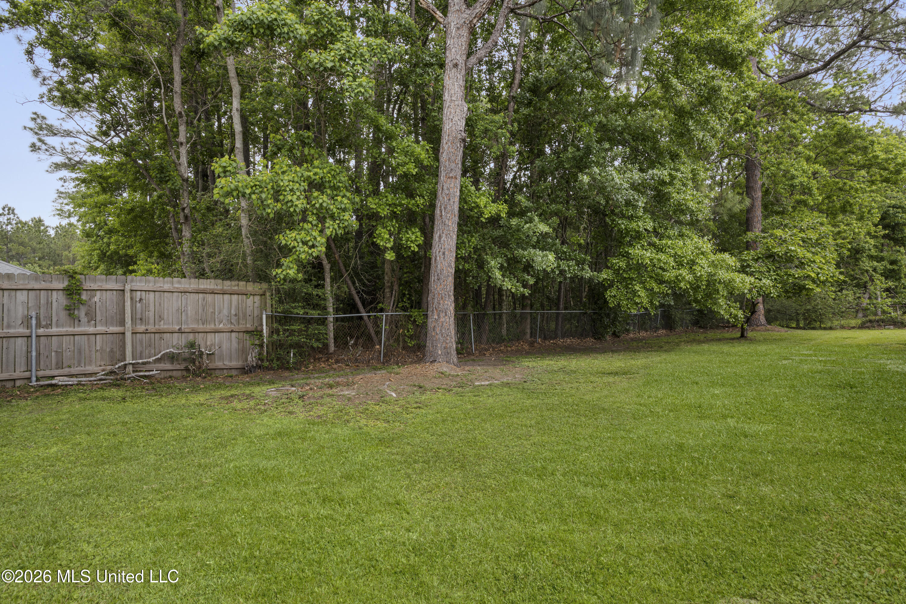 2324 Greenway Drive