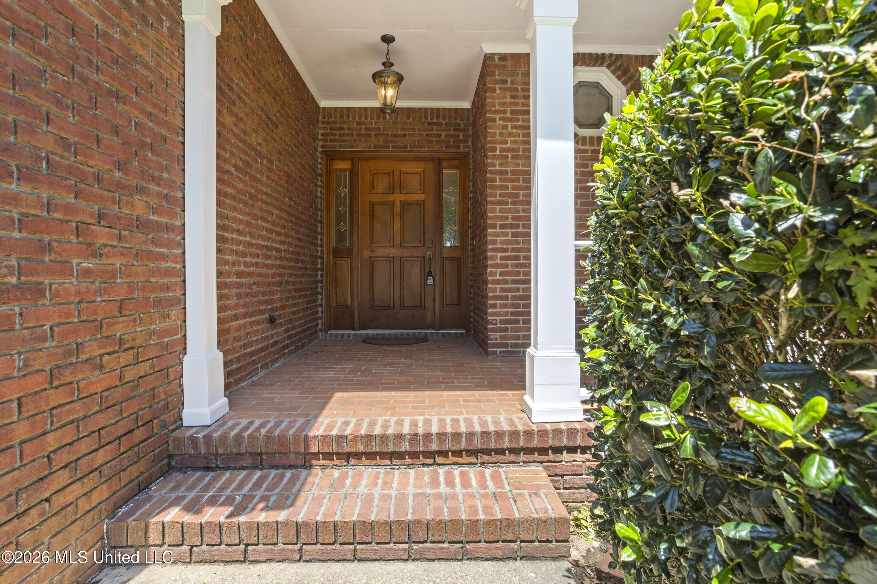 376 Lakeview Boulevard