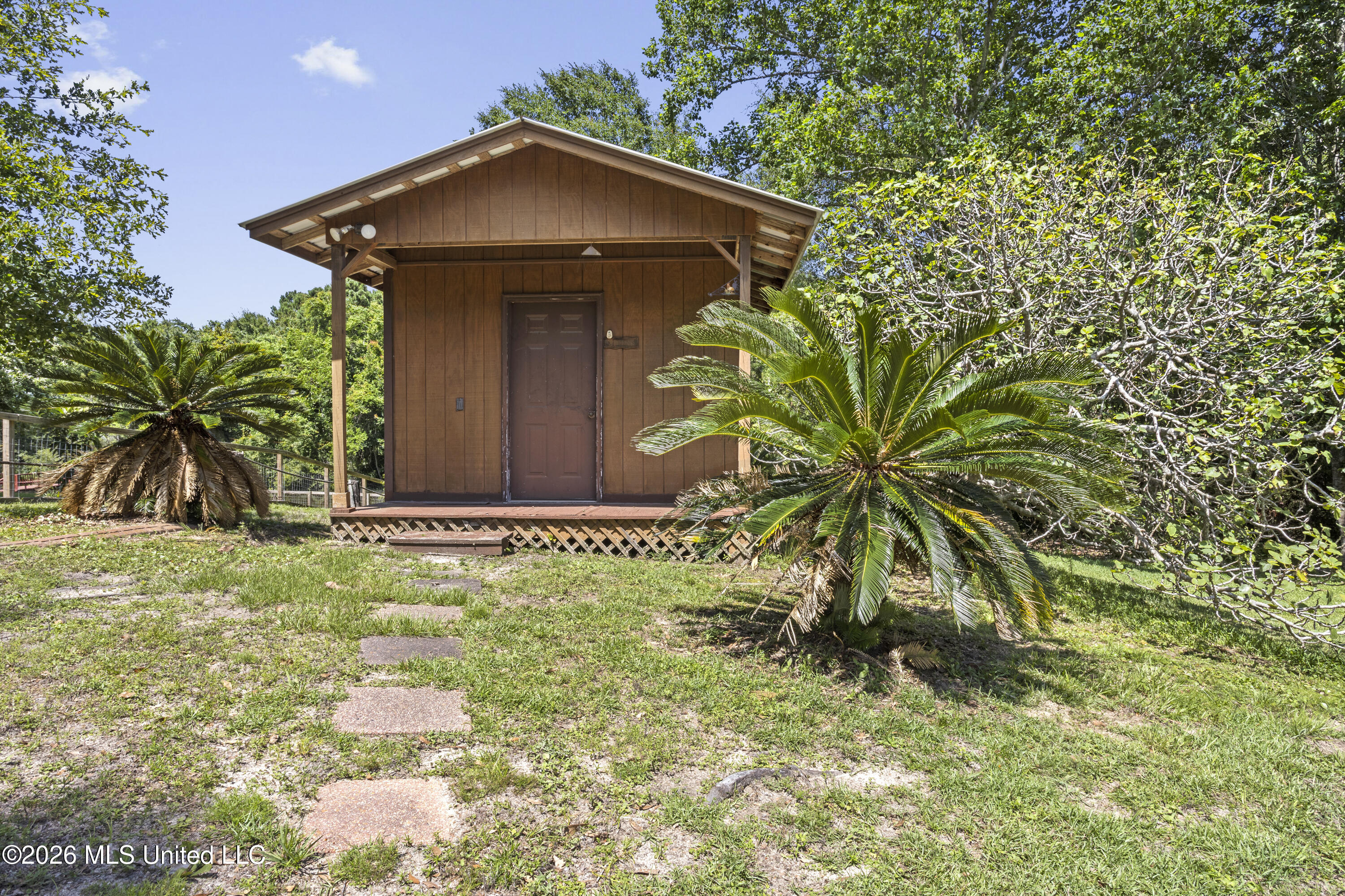 376 Lakeview Boulevard