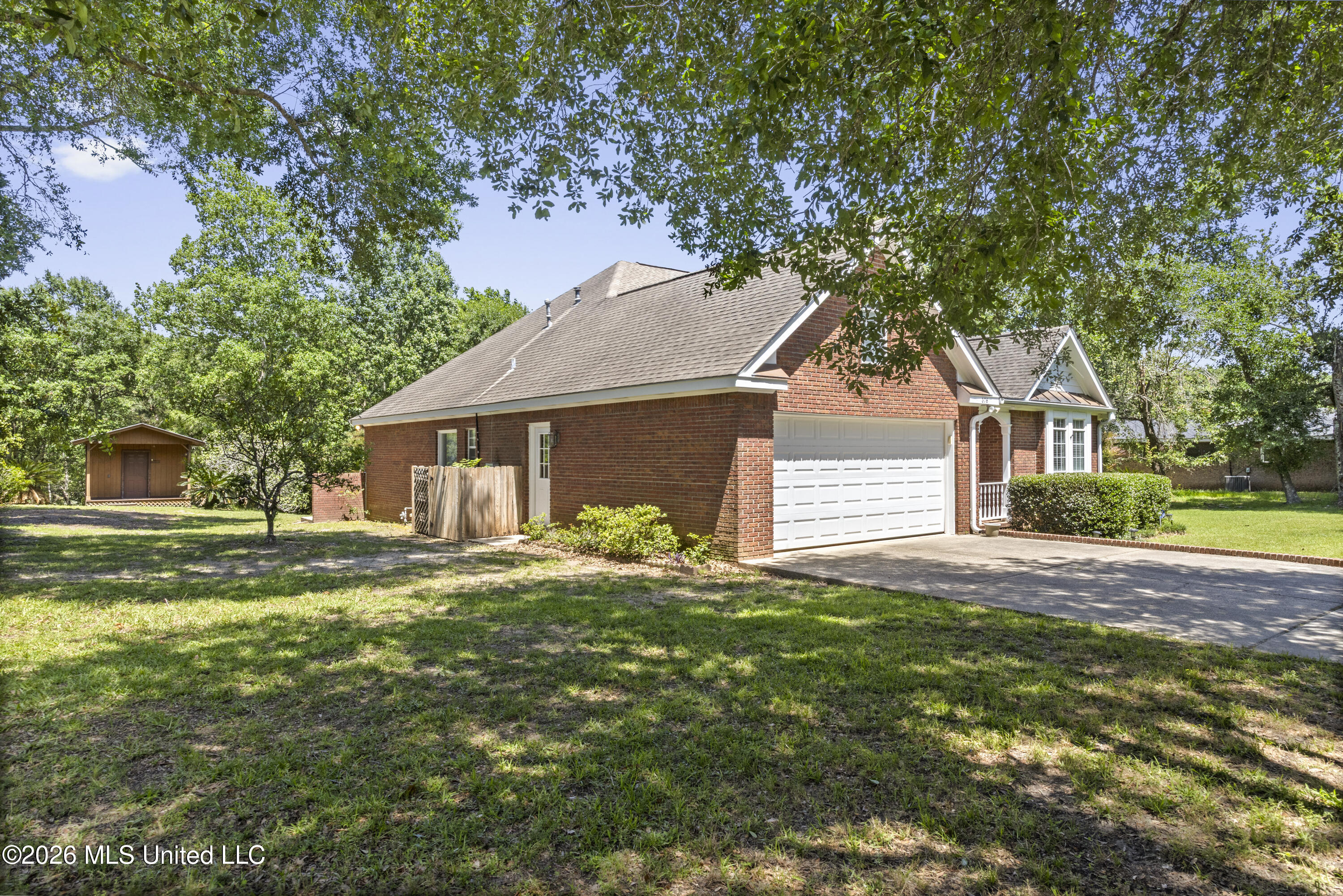 376 Lakeview Boulevard