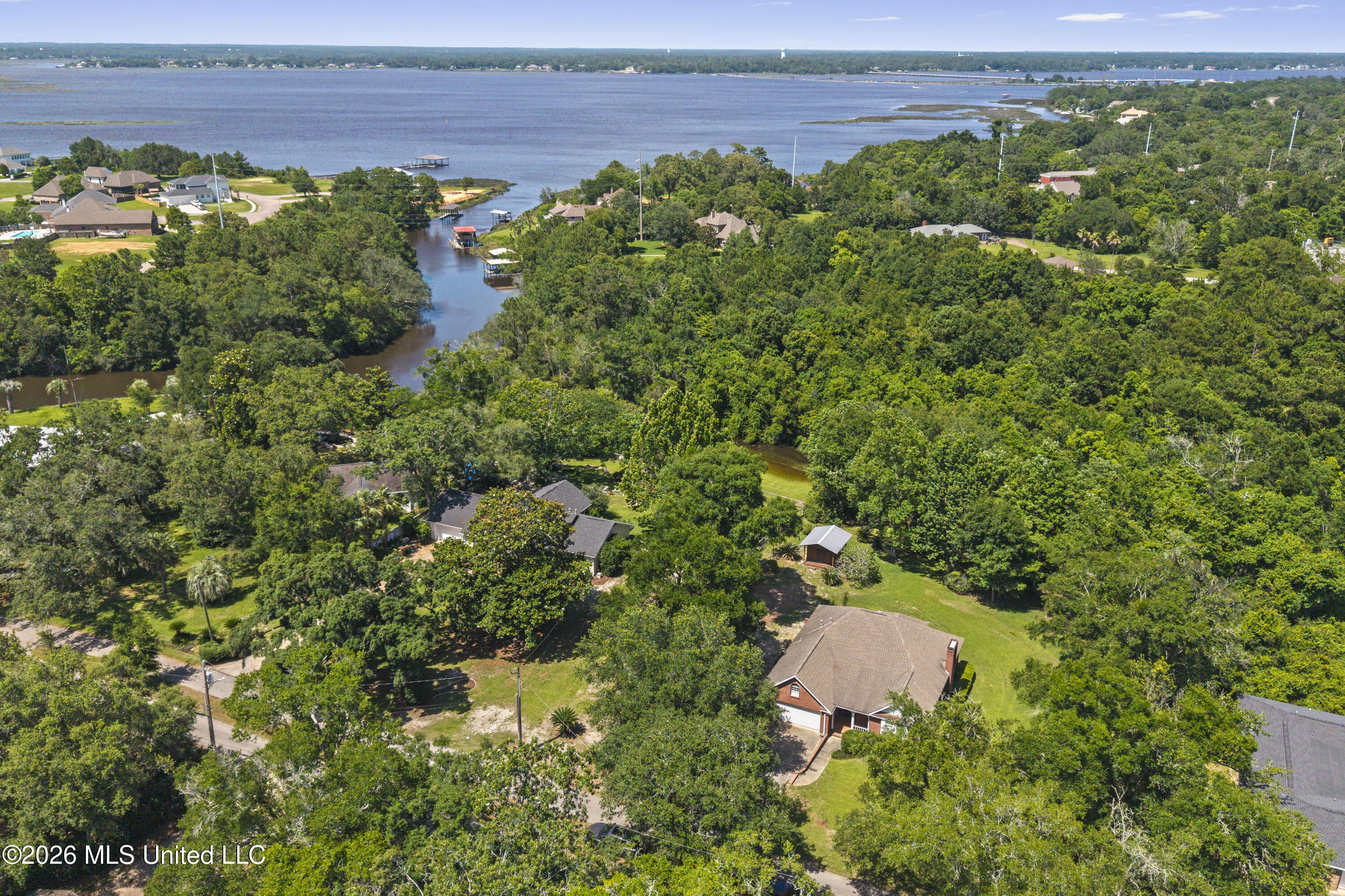 376 Lakeview Boulevard