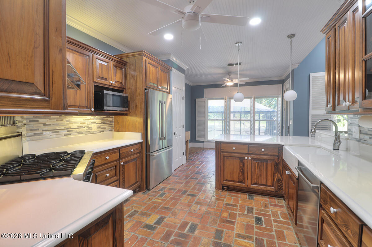 7388 Live Oak Way
