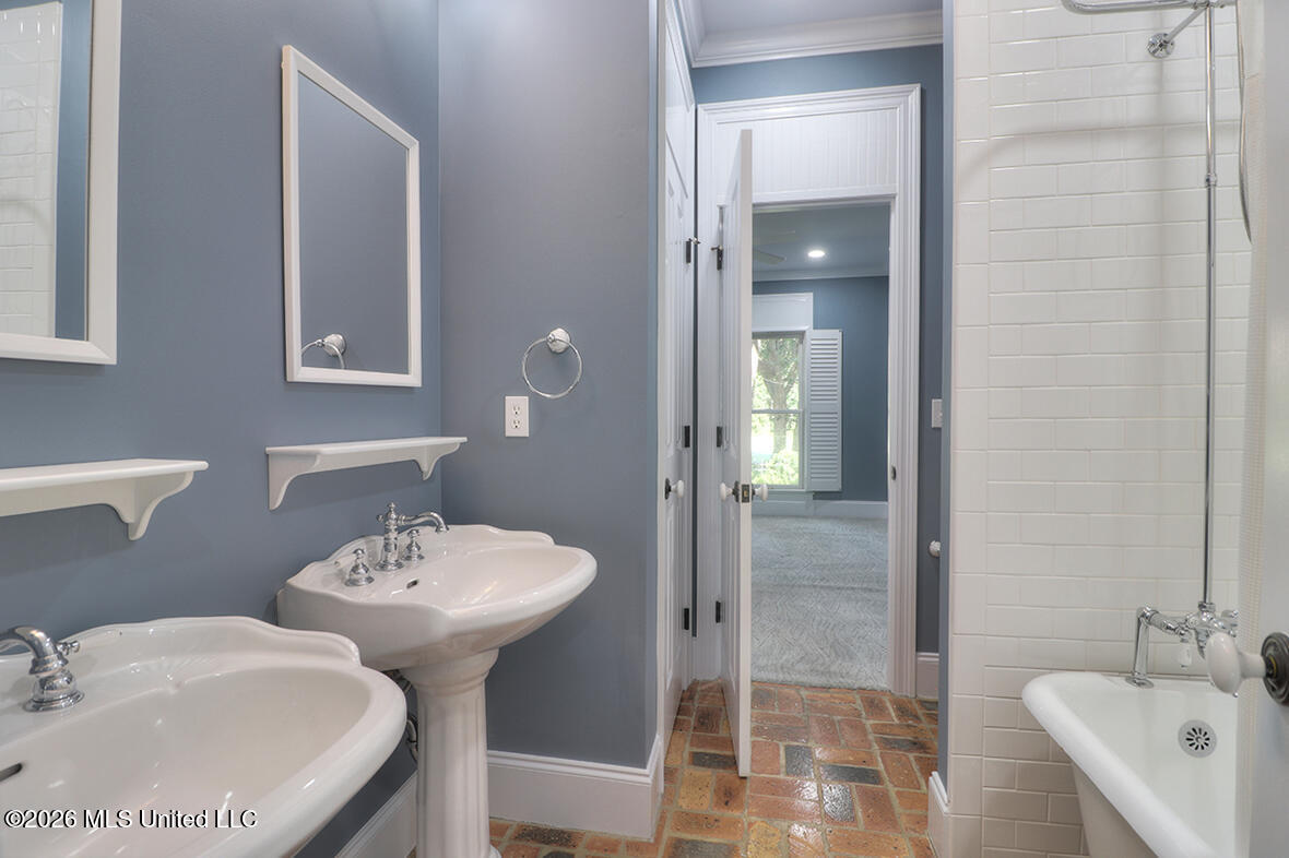7388 Live Oak Way