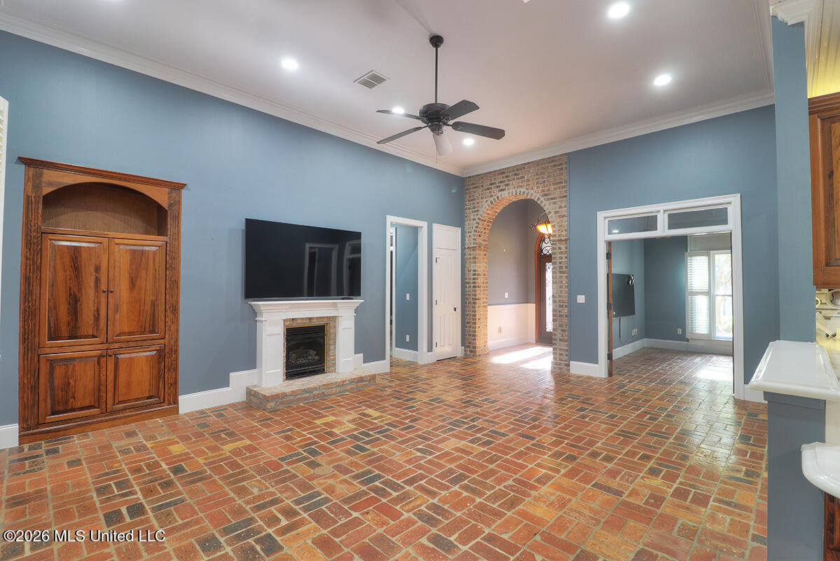 7388 Live Oak Way