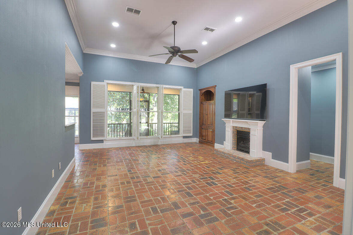7388 Live Oak Way