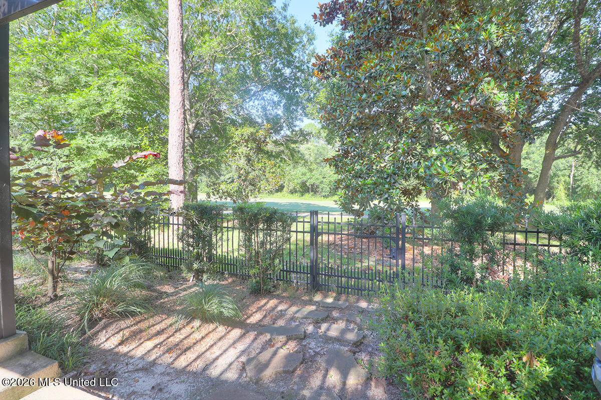 7388 Live Oak Way