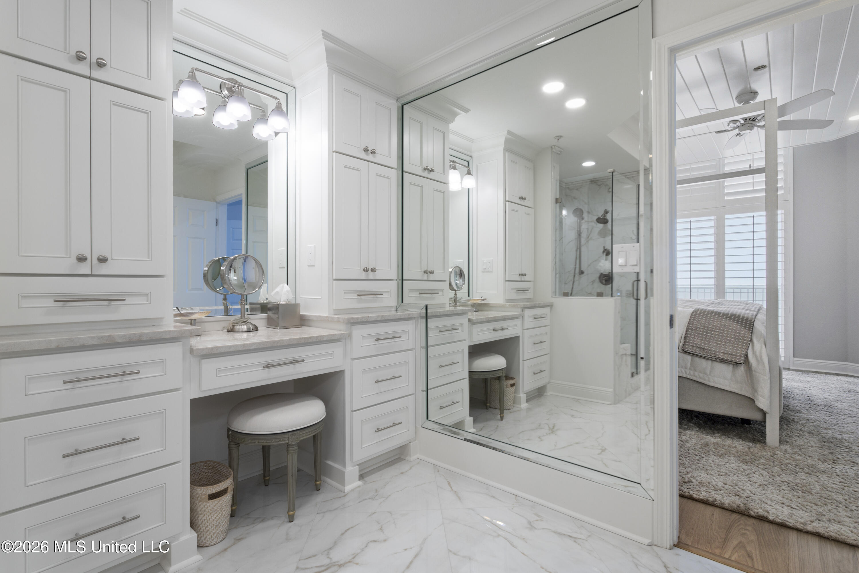 2668 Beach Boulevard, 2201
