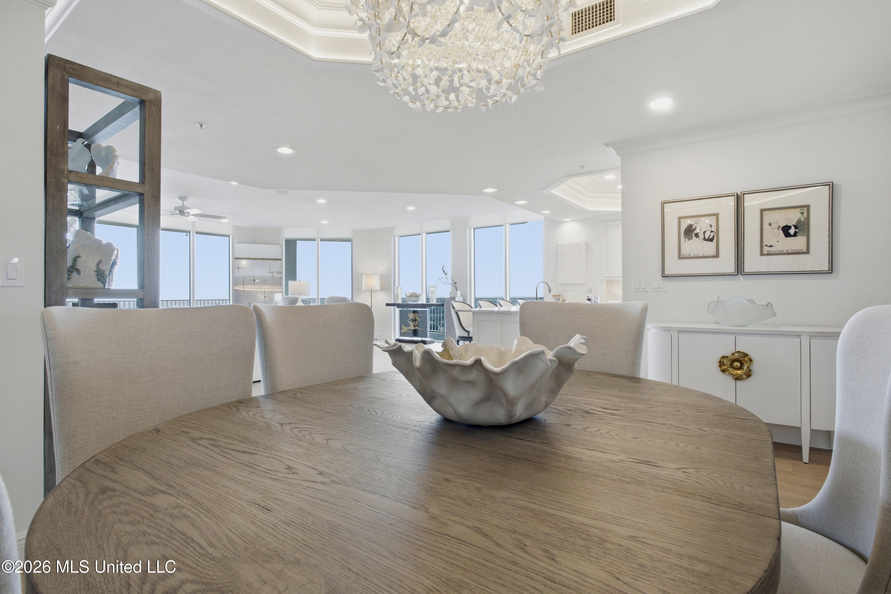 2668 Beach Boulevard, 2201