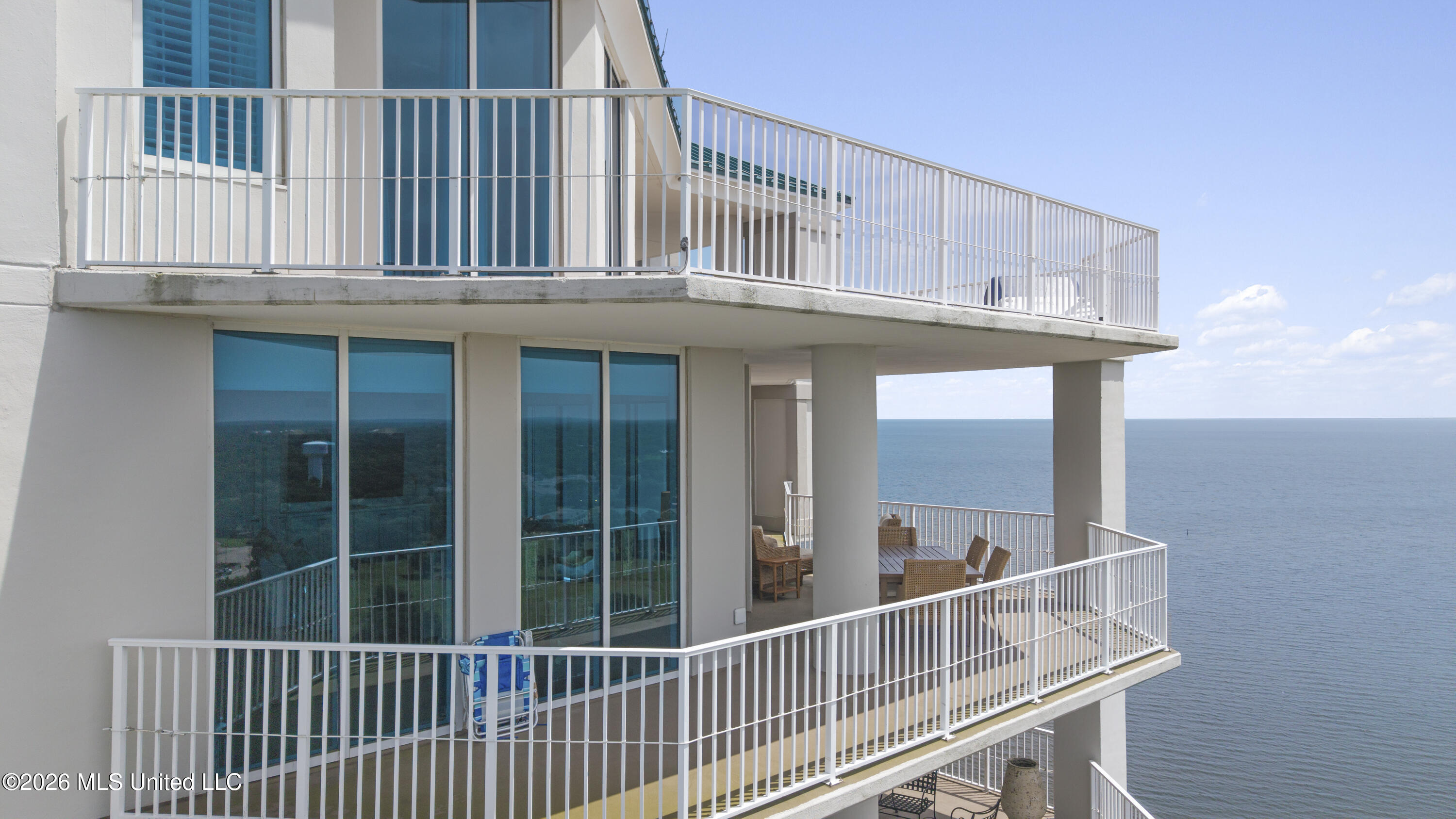 2668 Beach Boulevard, 2201