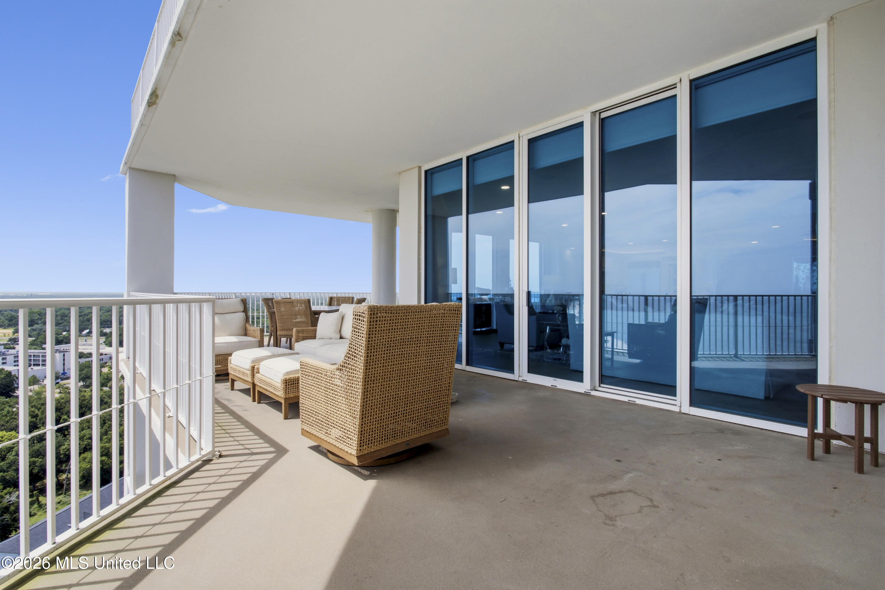2668 Beach Boulevard, 2201