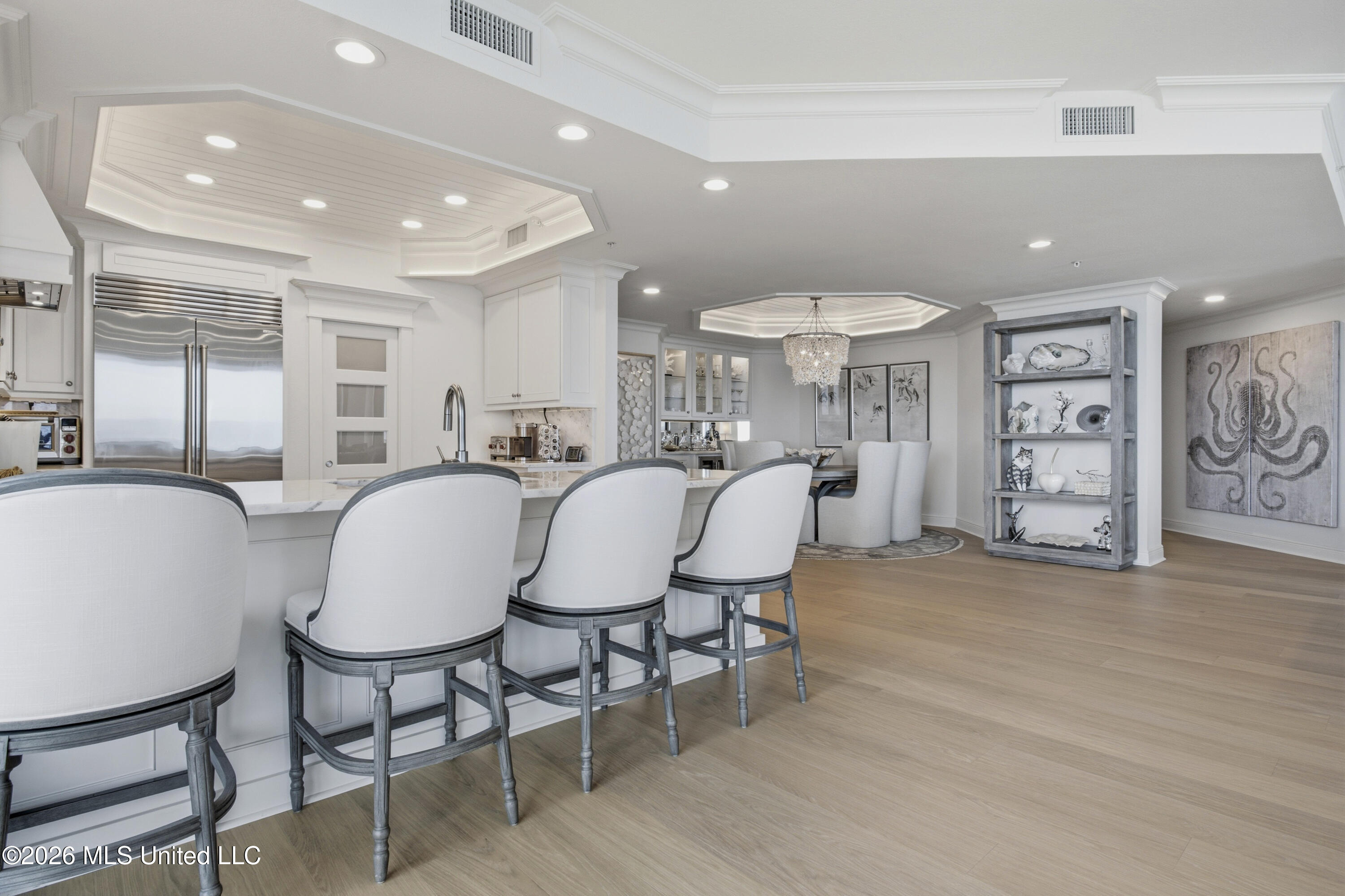 2668 Beach Boulevard, 2201
