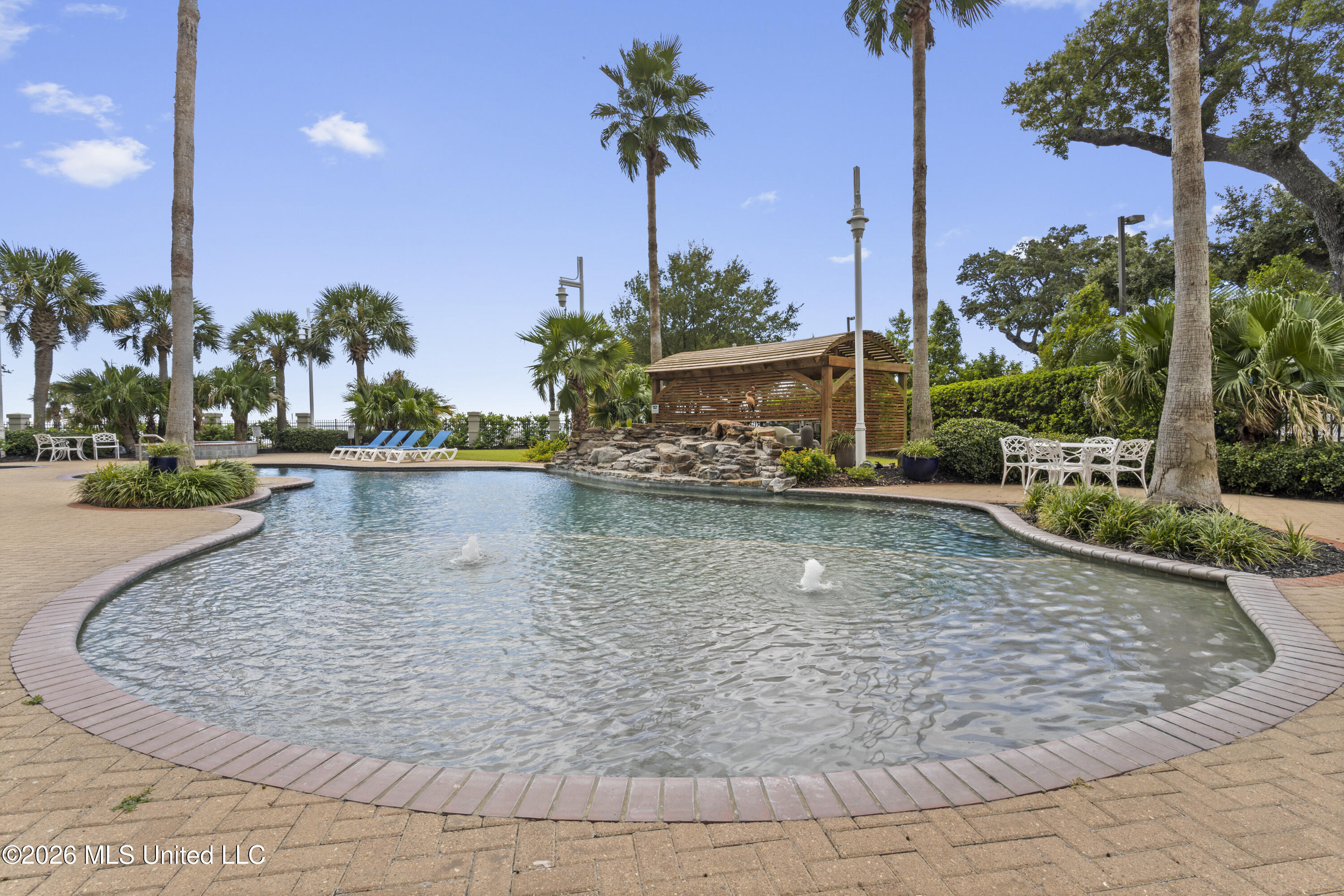 2668 Beach Boulevard, 2201