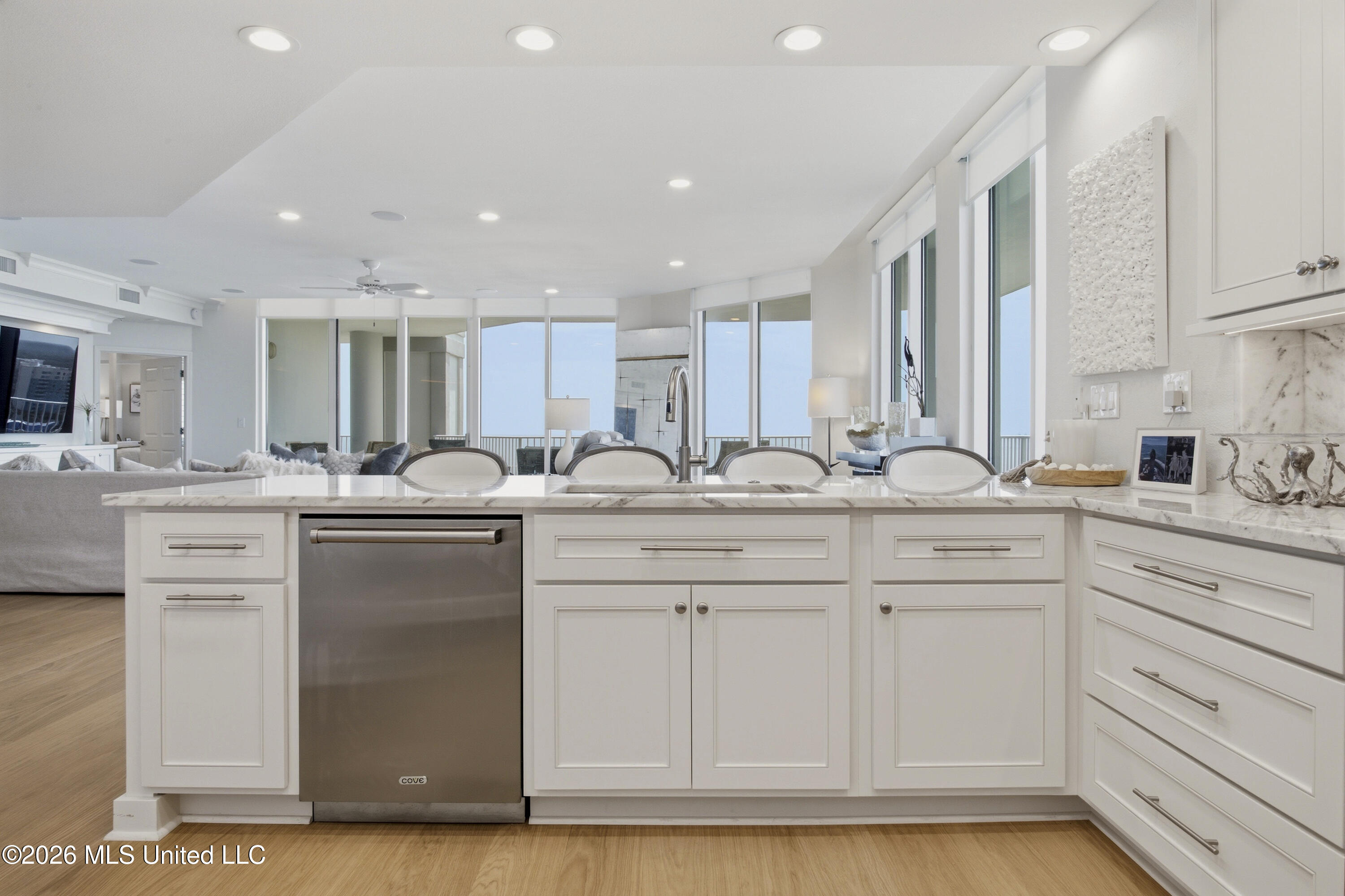 2668 Beach Boulevard, 2201