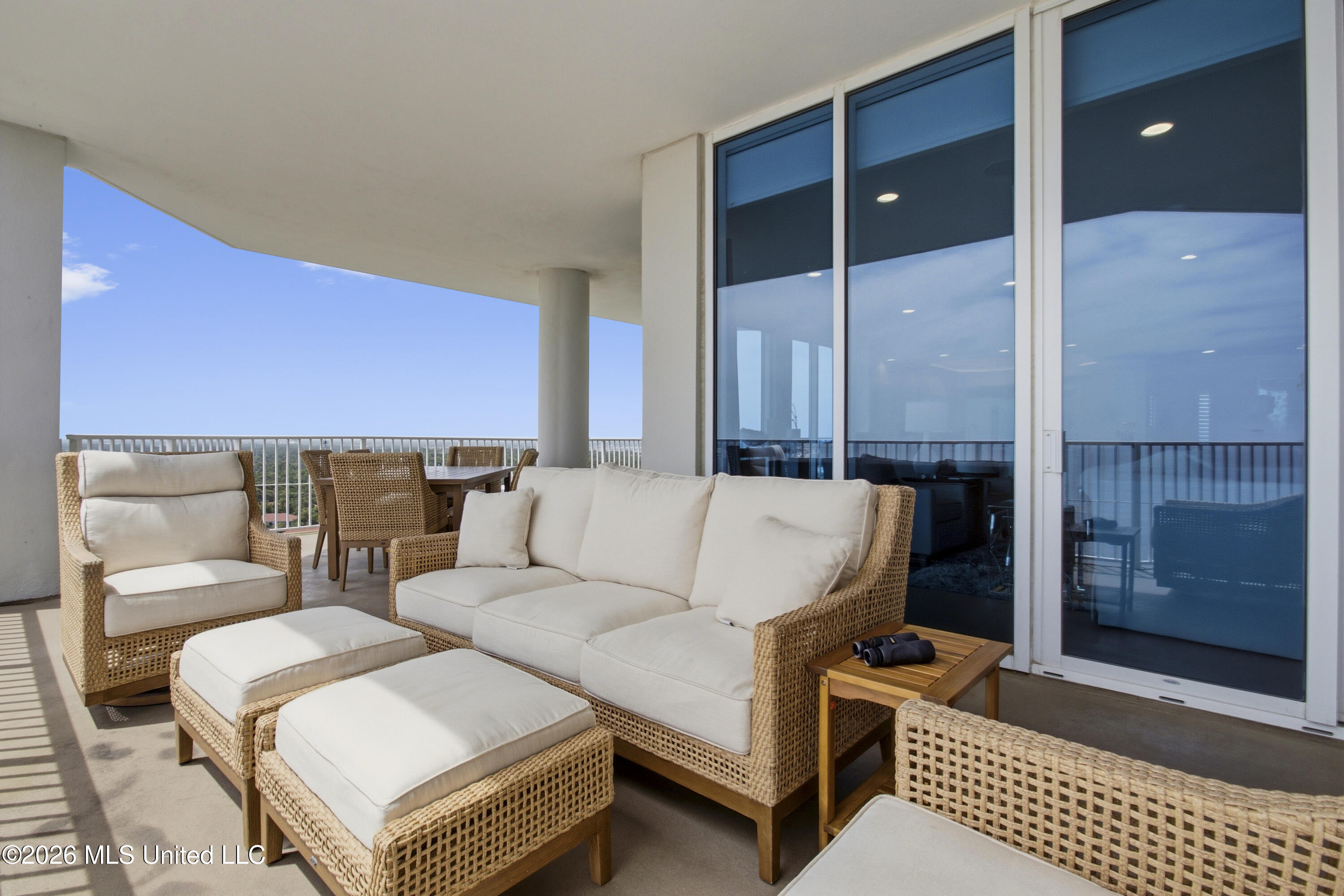 2668 Beach Boulevard, 2201