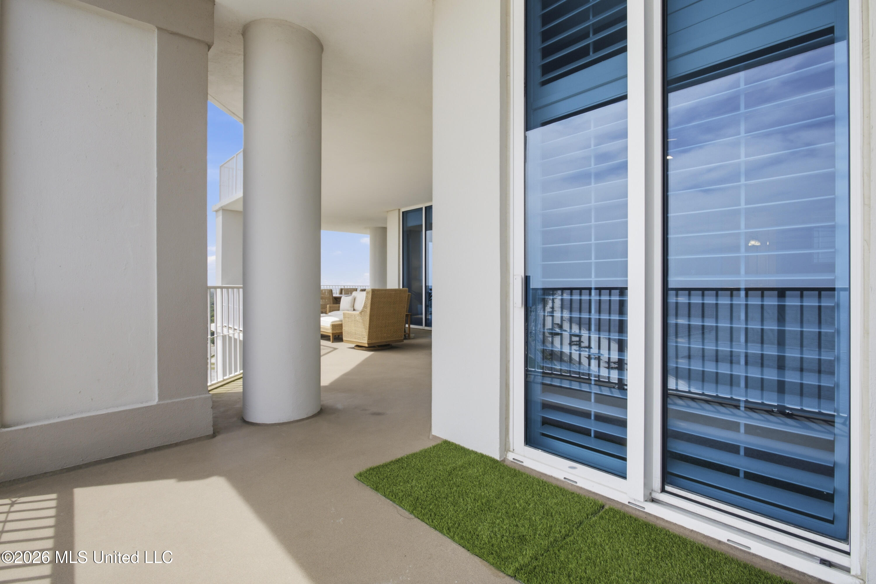 2668 Beach Boulevard, 2201