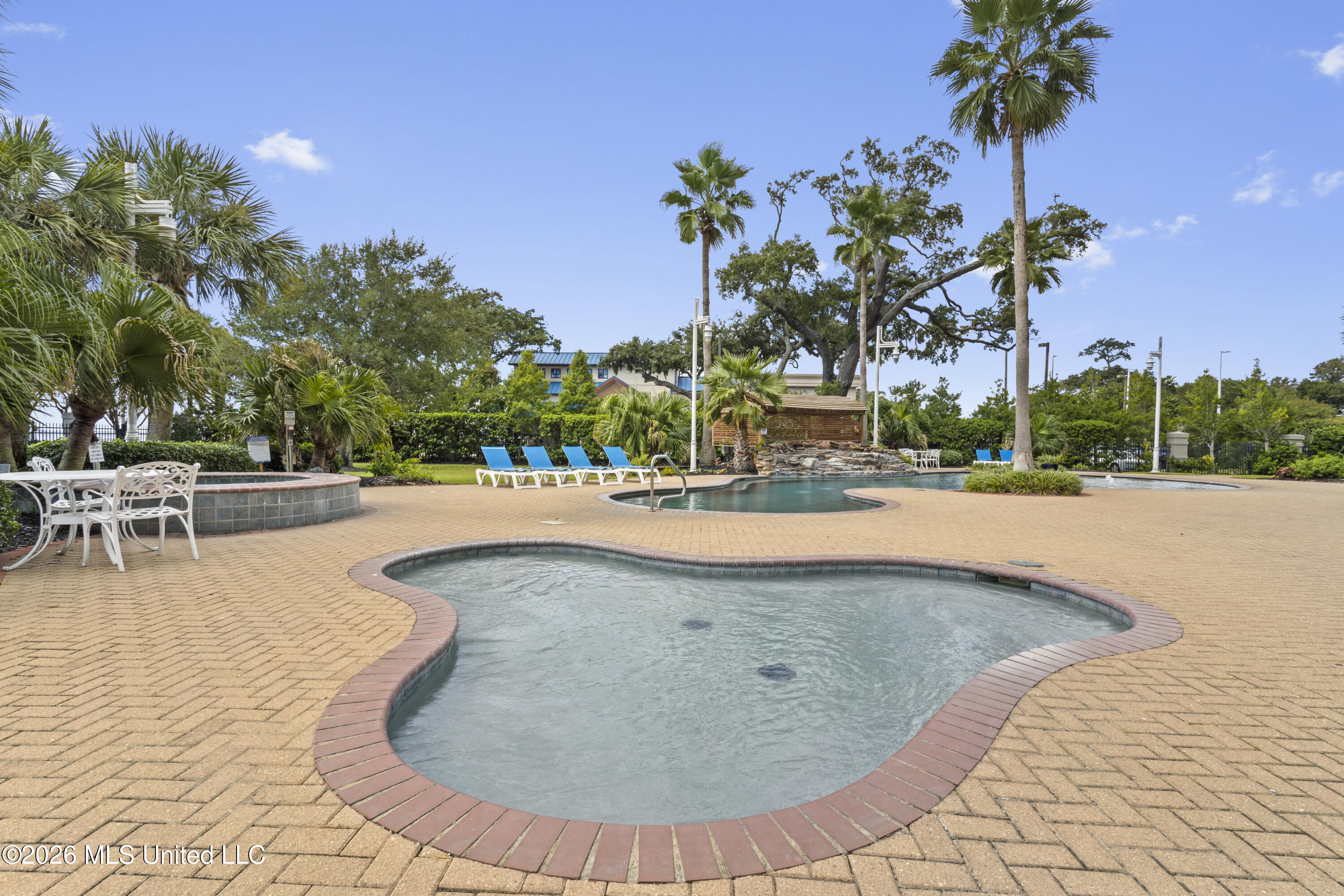 2668 Beach Boulevard, 2201