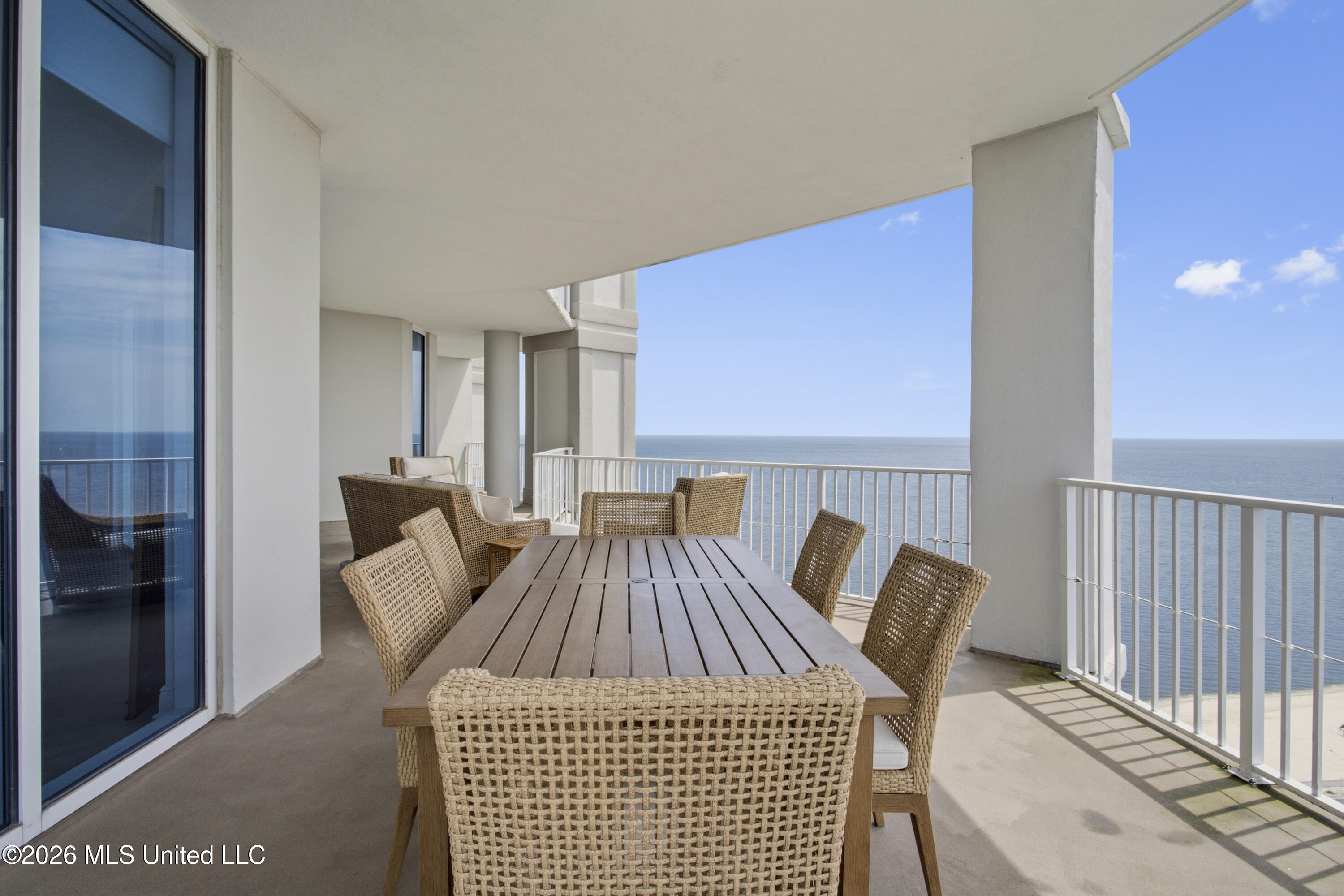 2668 Beach Boulevard, 2201