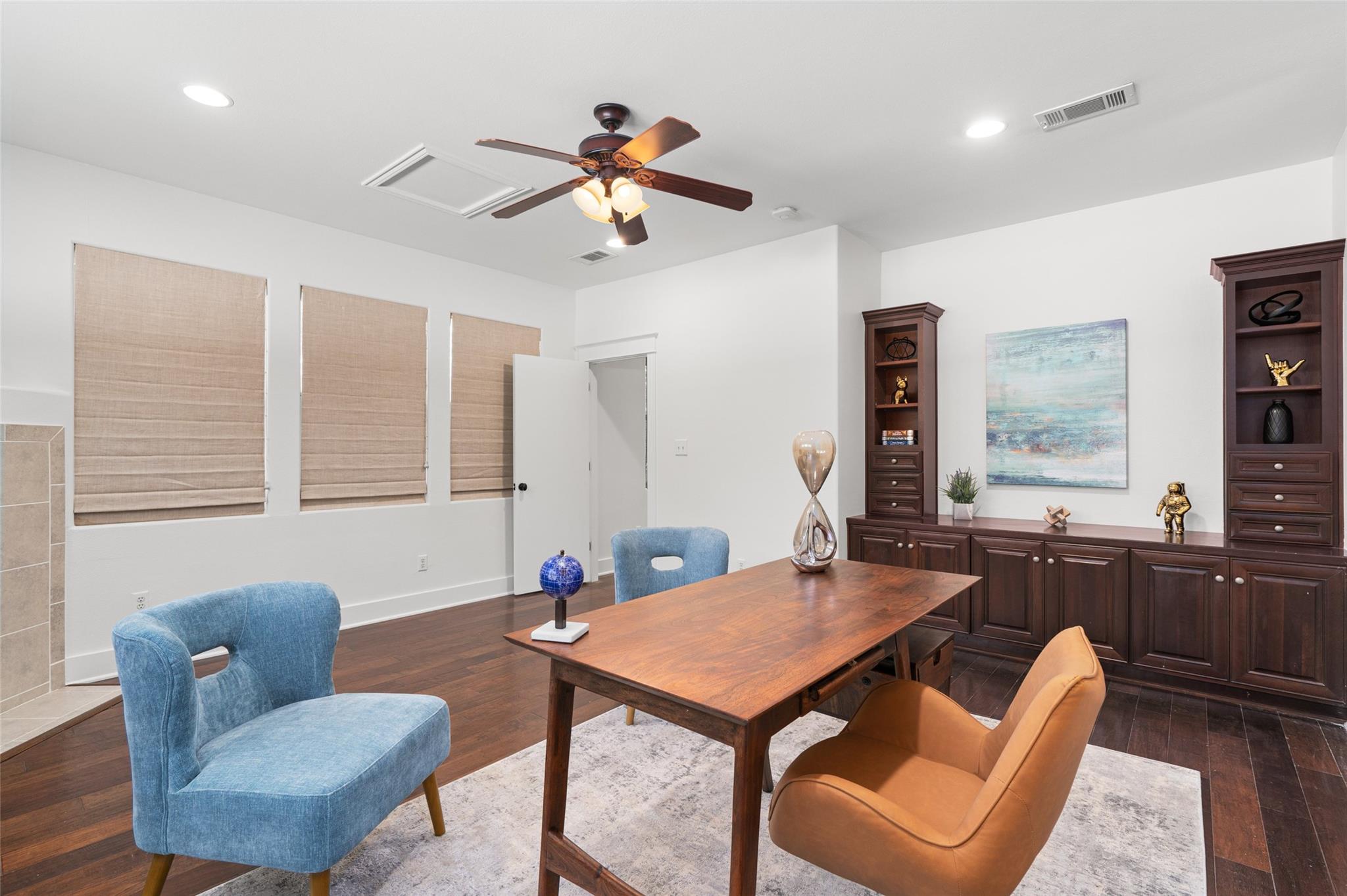 1411 Burford PL