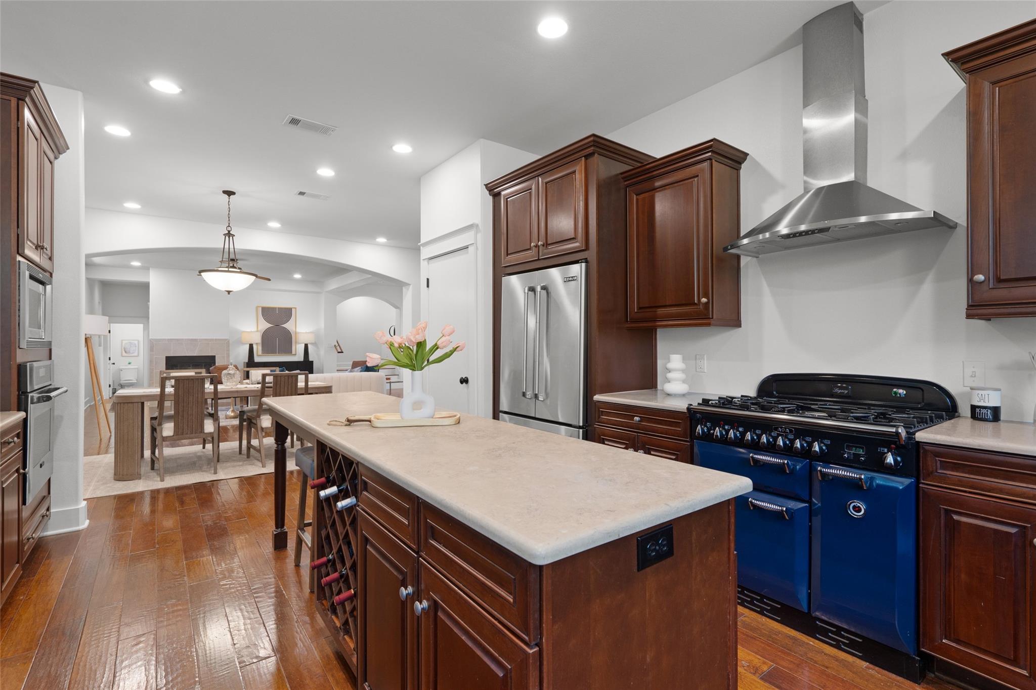 1411 Burford PL