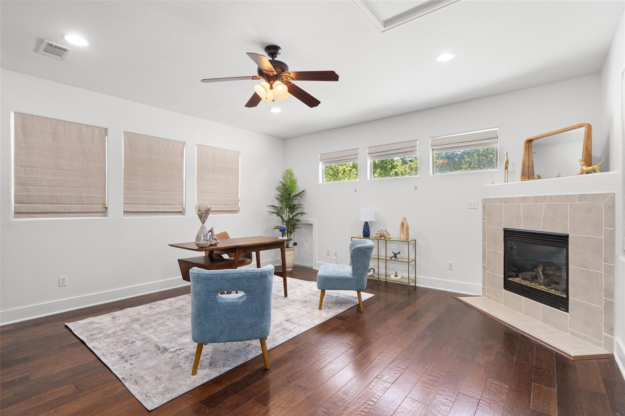 1411 Burford PL