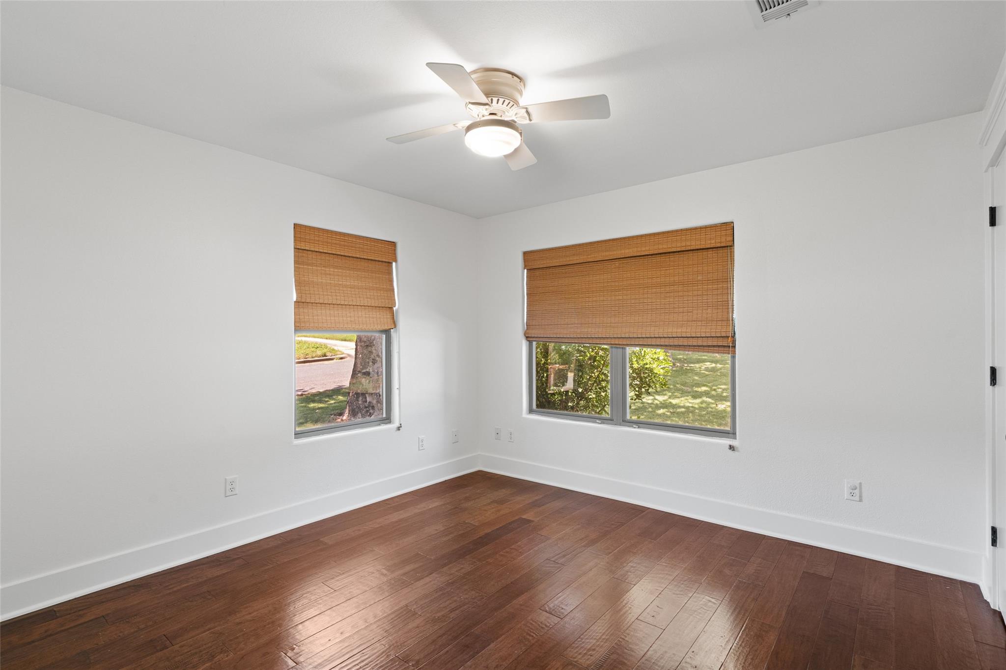 1411 Burford PL