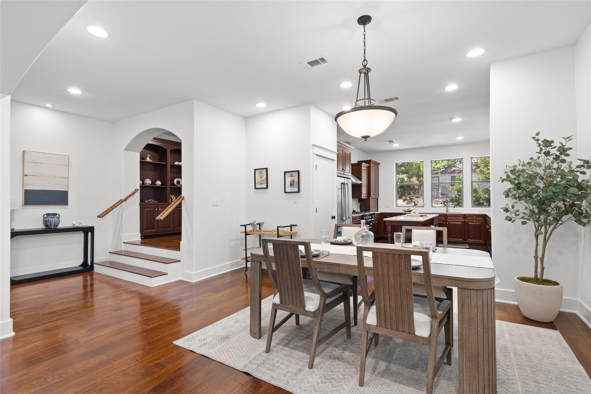 1411 Burford PL