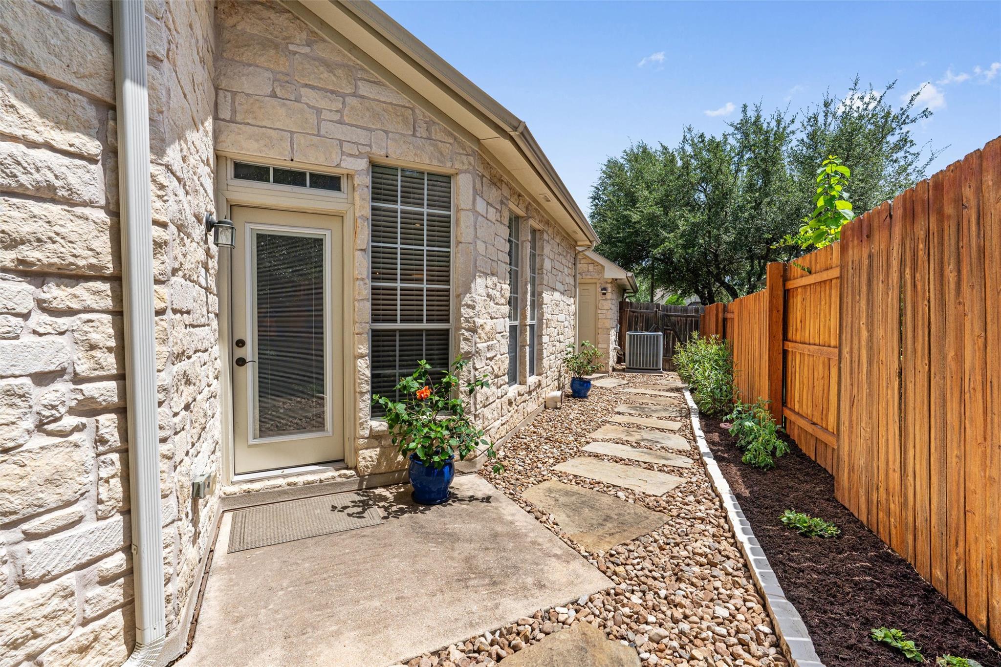 11625 Sweet Basil CT