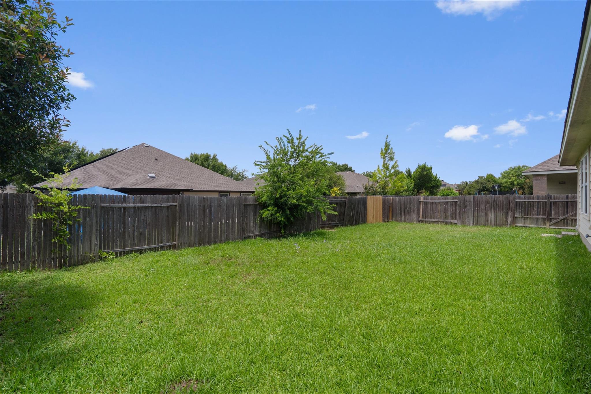 3924 Links LN