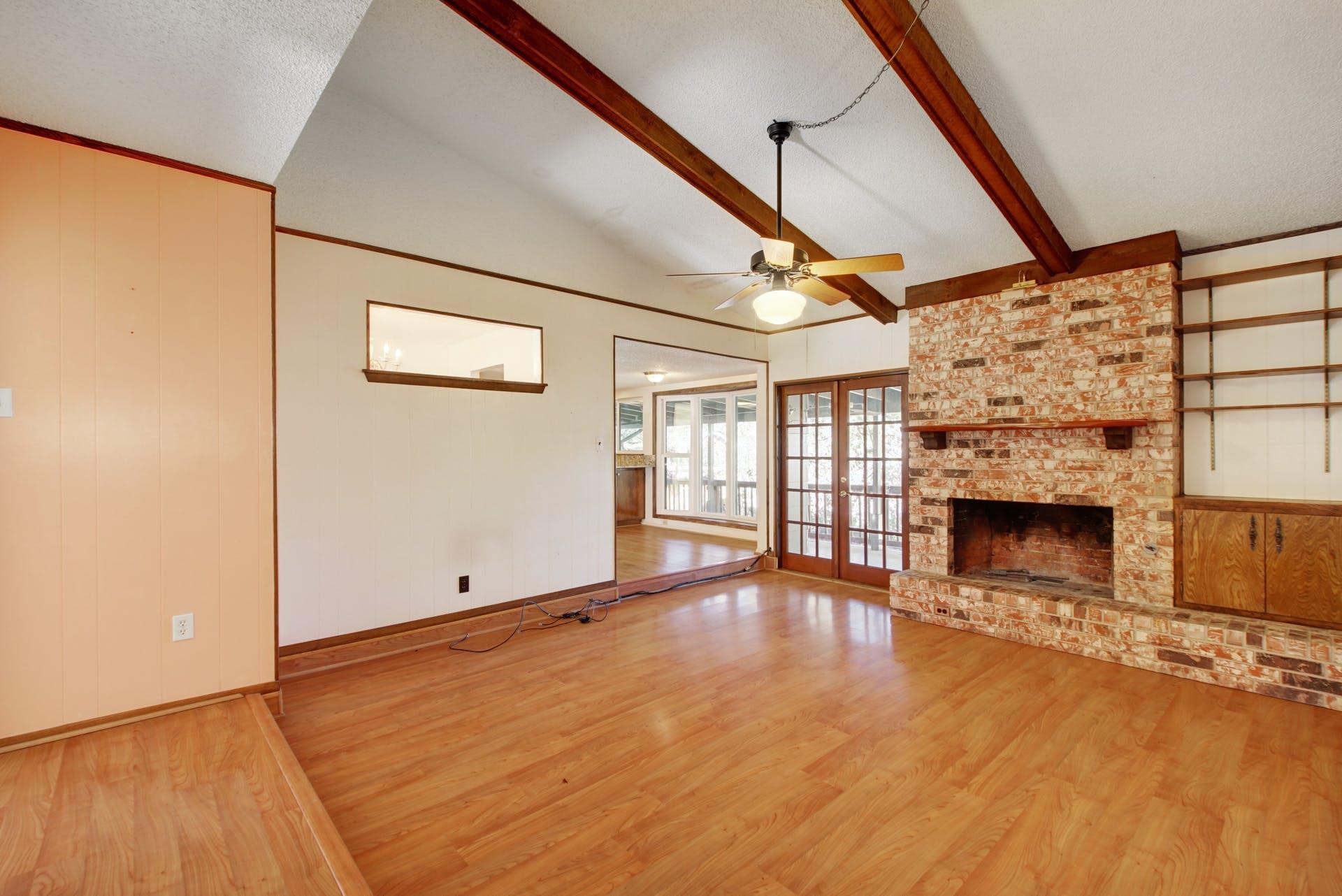 2306 Forest Bend DR