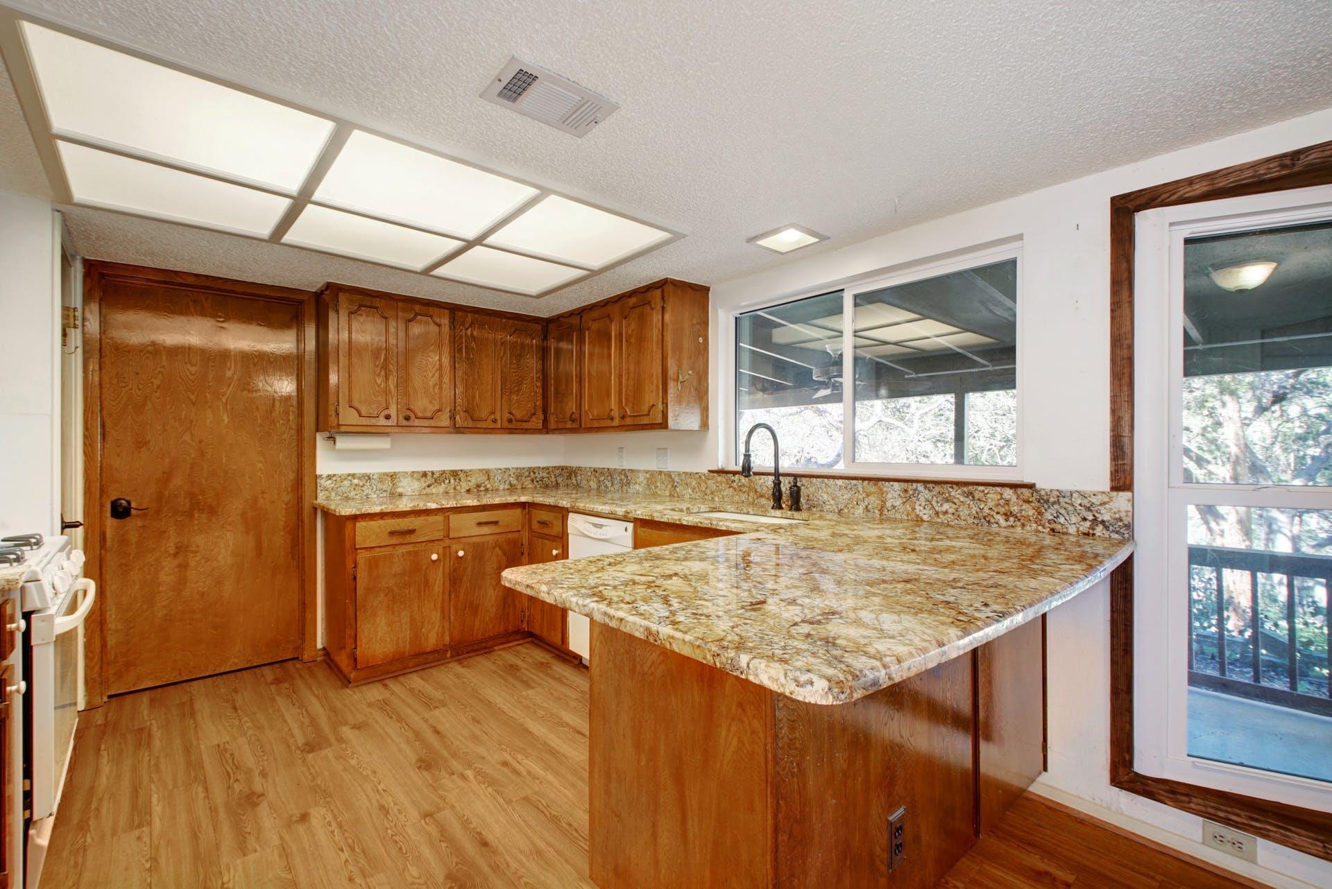 2306 Forest Bend DR