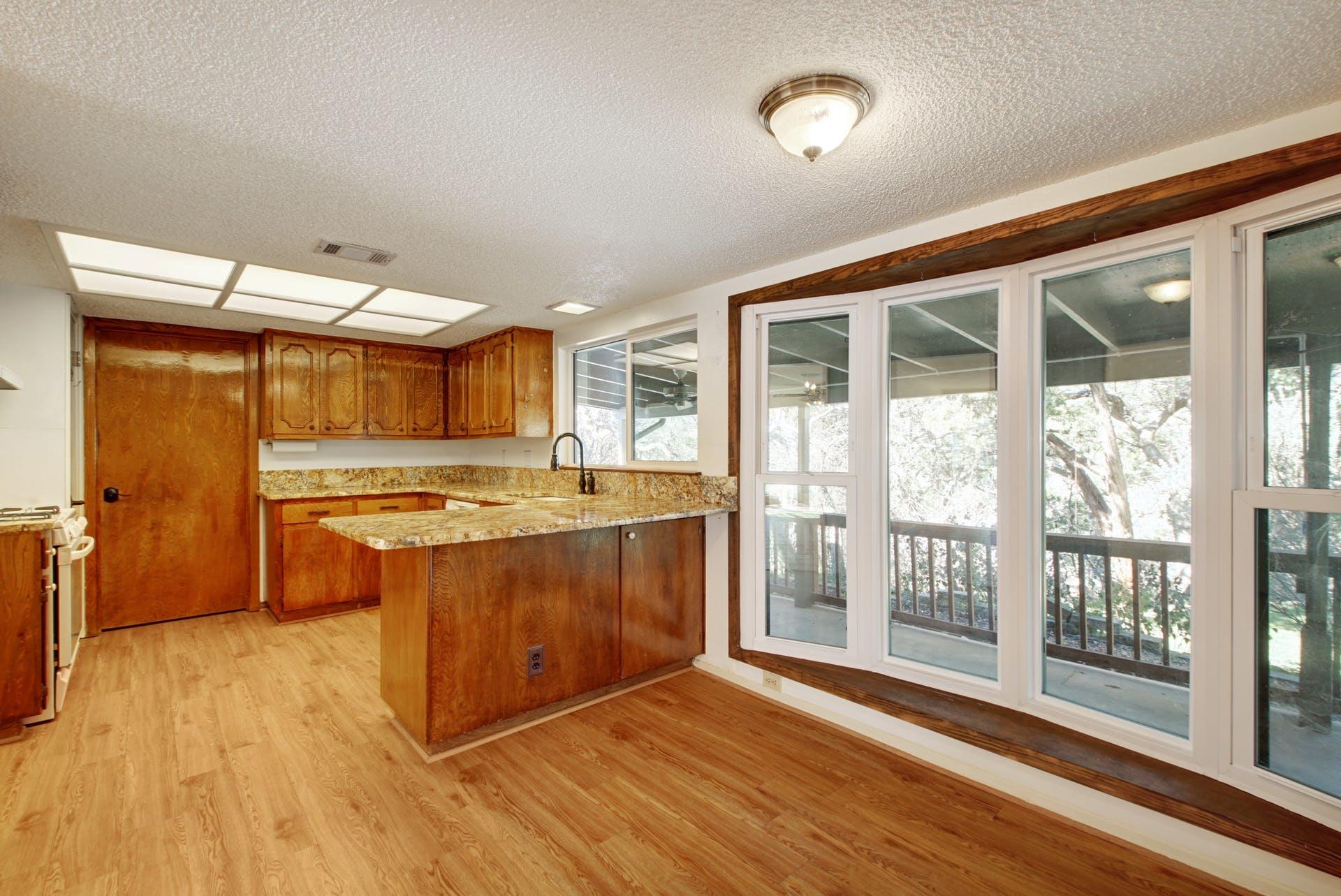 2306 Forest Bend DR