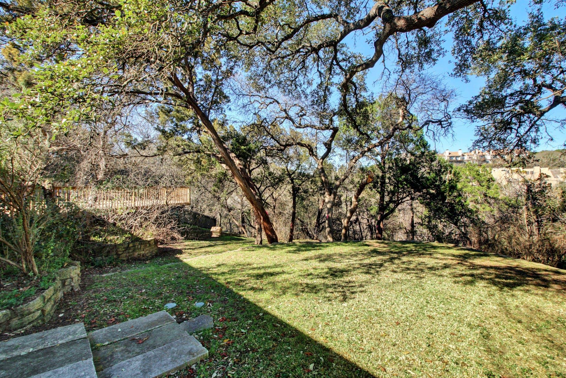 2306 Forest Bend DR
