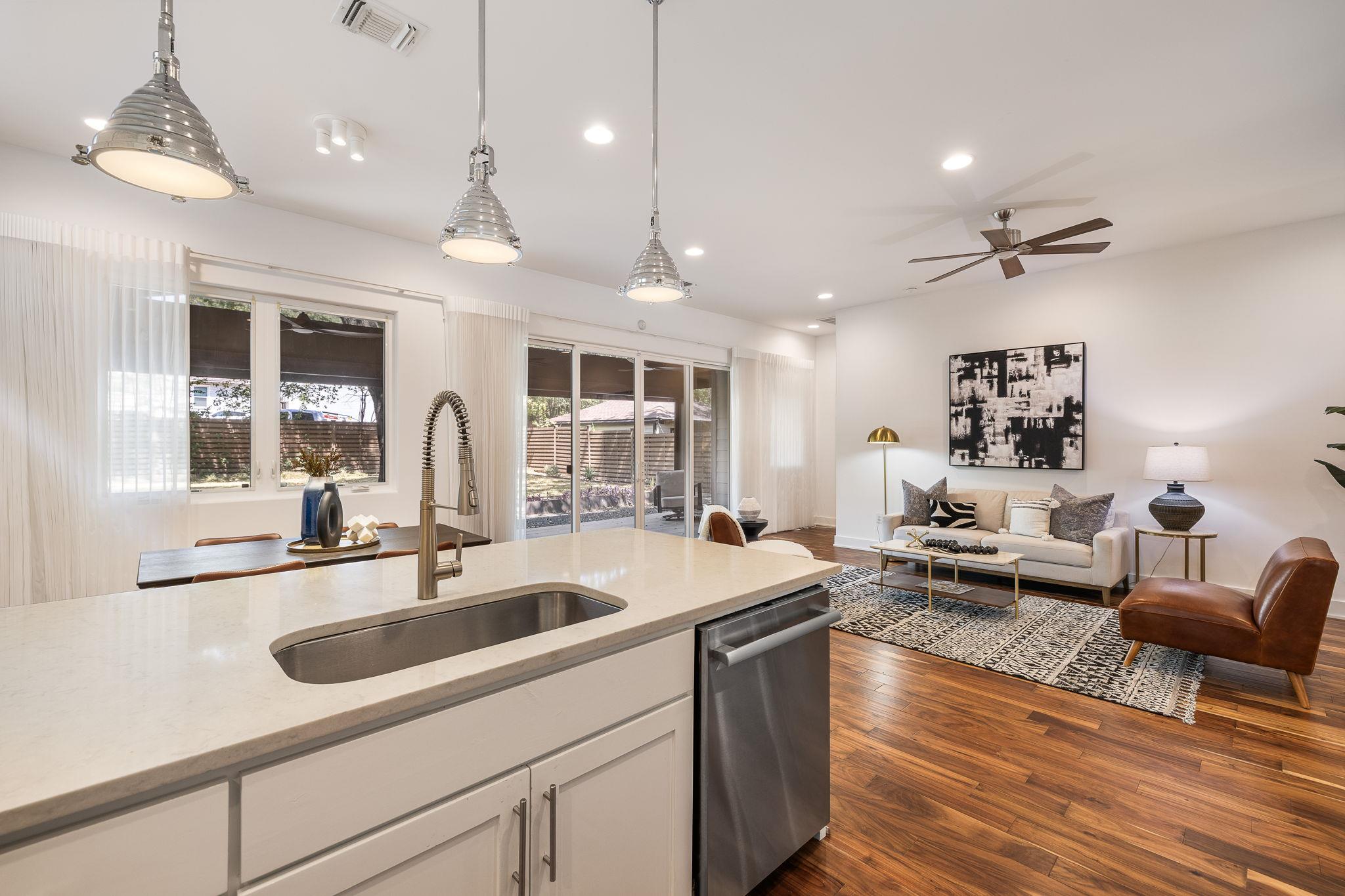 1208 Kinney Ave
