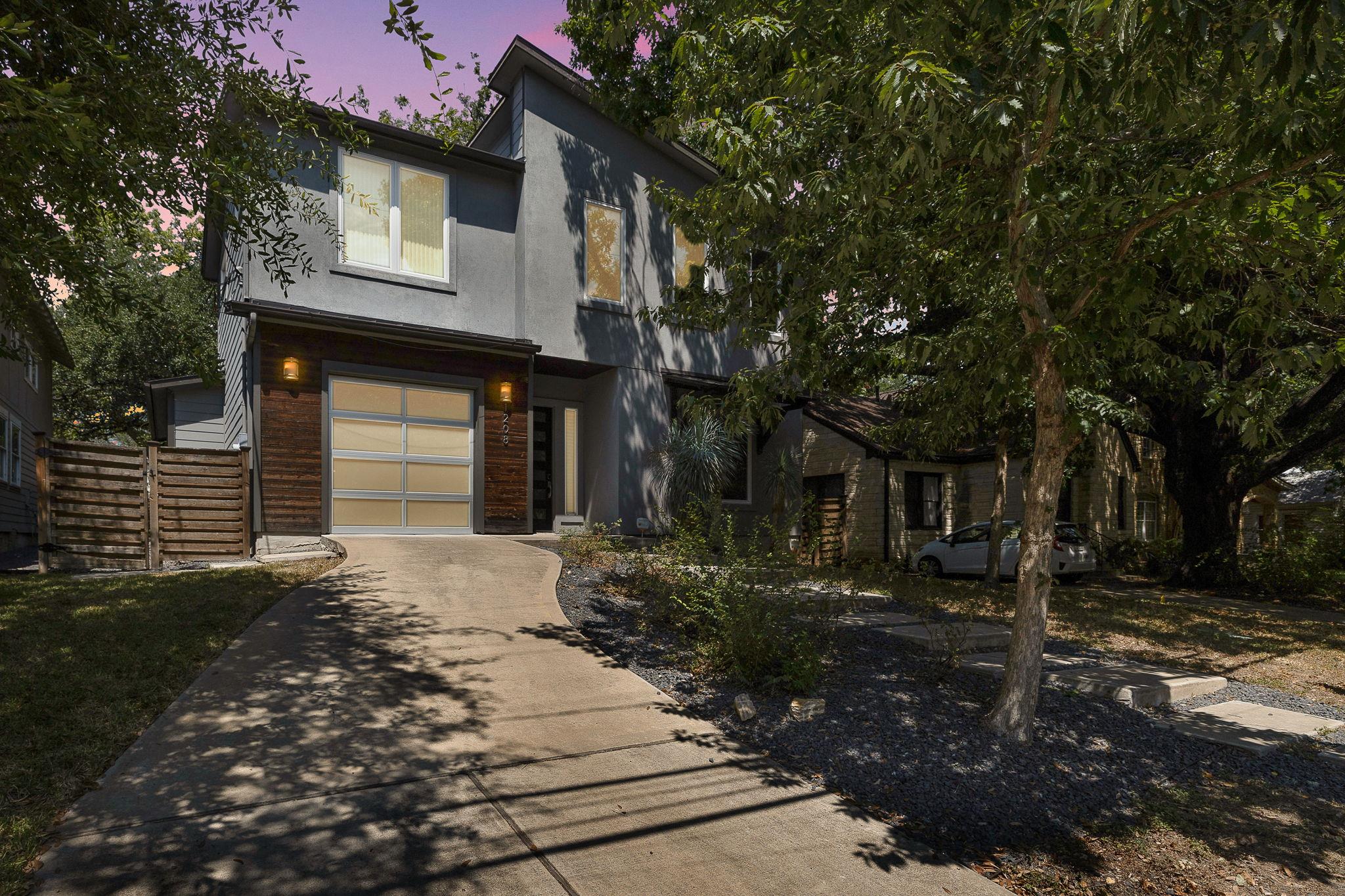 1208 Kinney Ave
