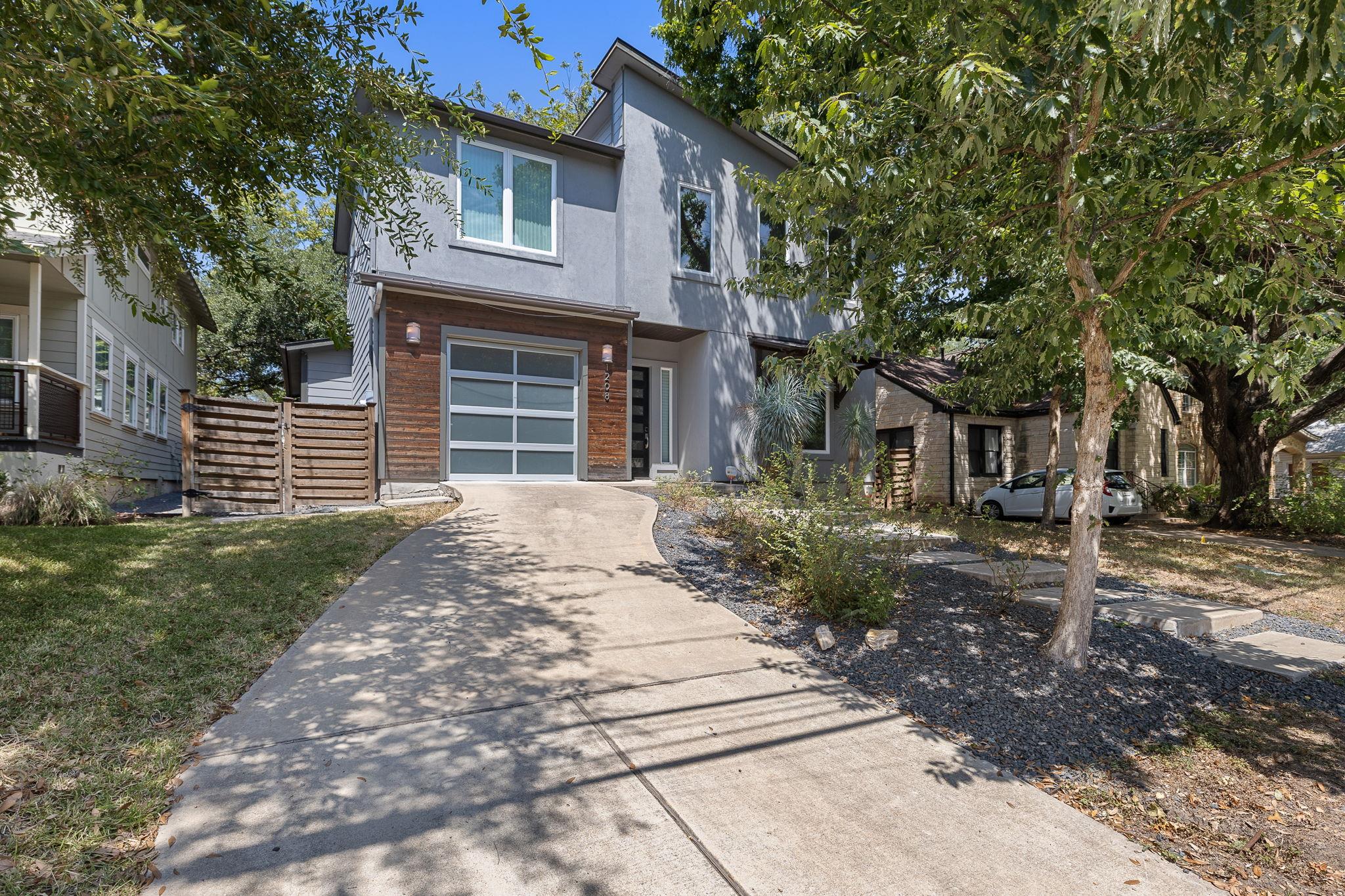 1208 Kinney Ave