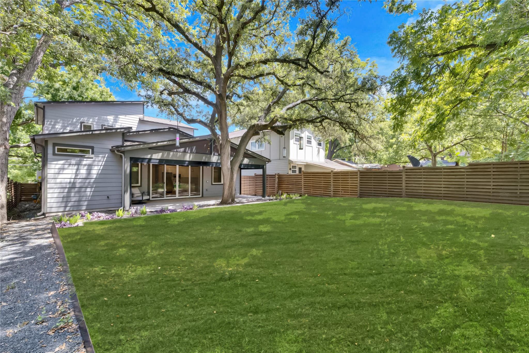 1208 Kinney Ave