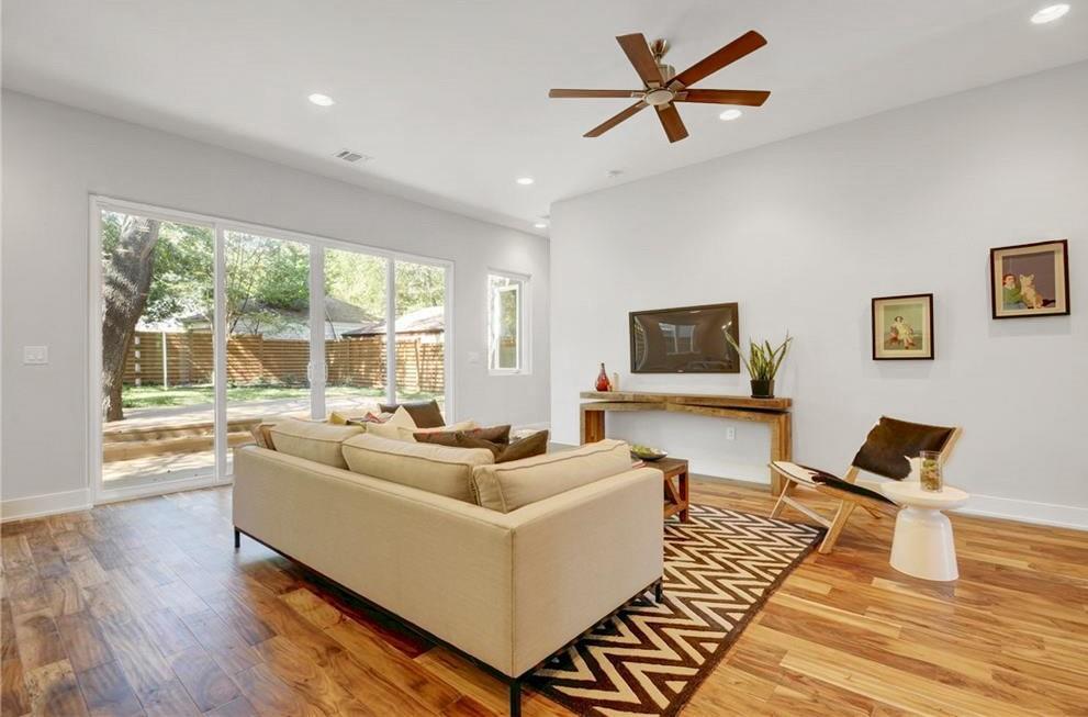 1208 Kinney Ave