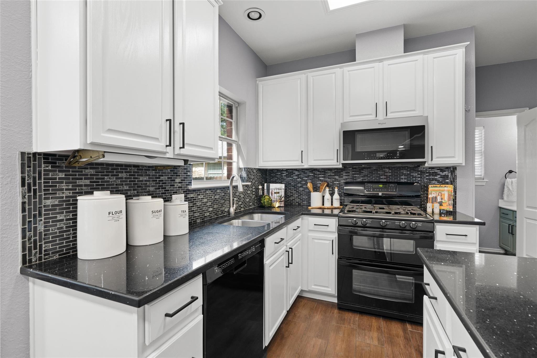 1333 Nightingale DR