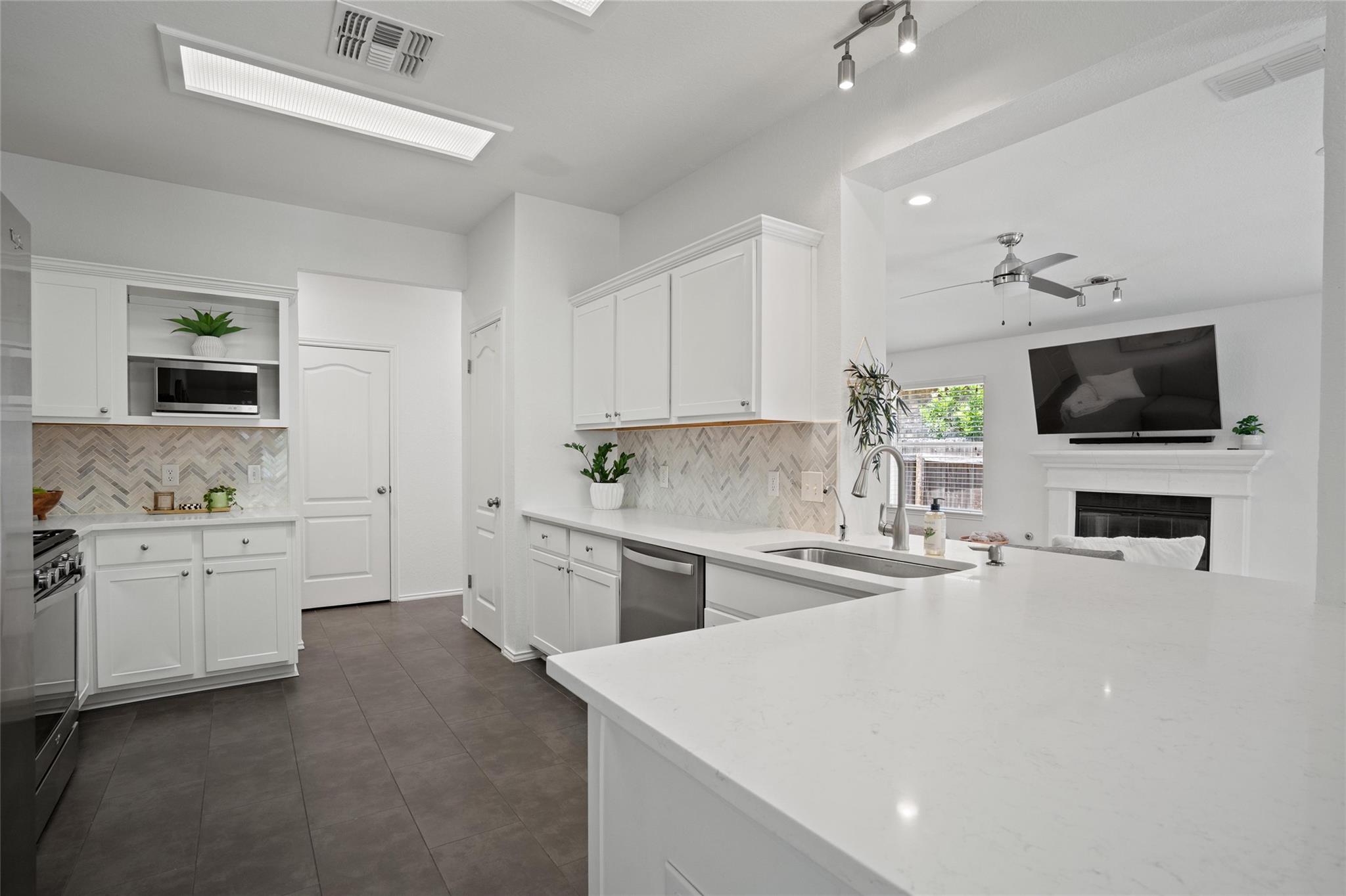 3207 Silkgrass BND