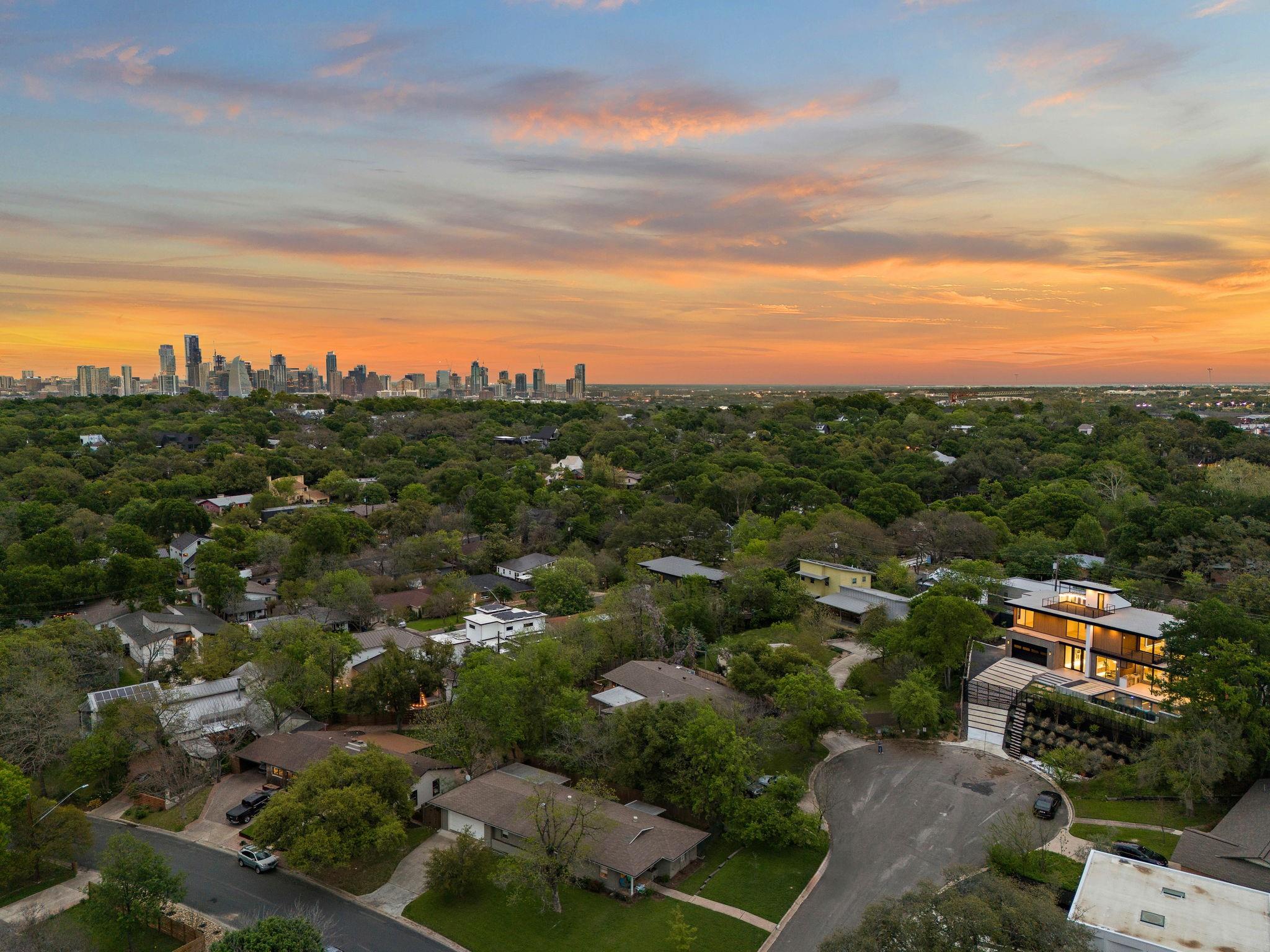 2401 Oakhaven CIR