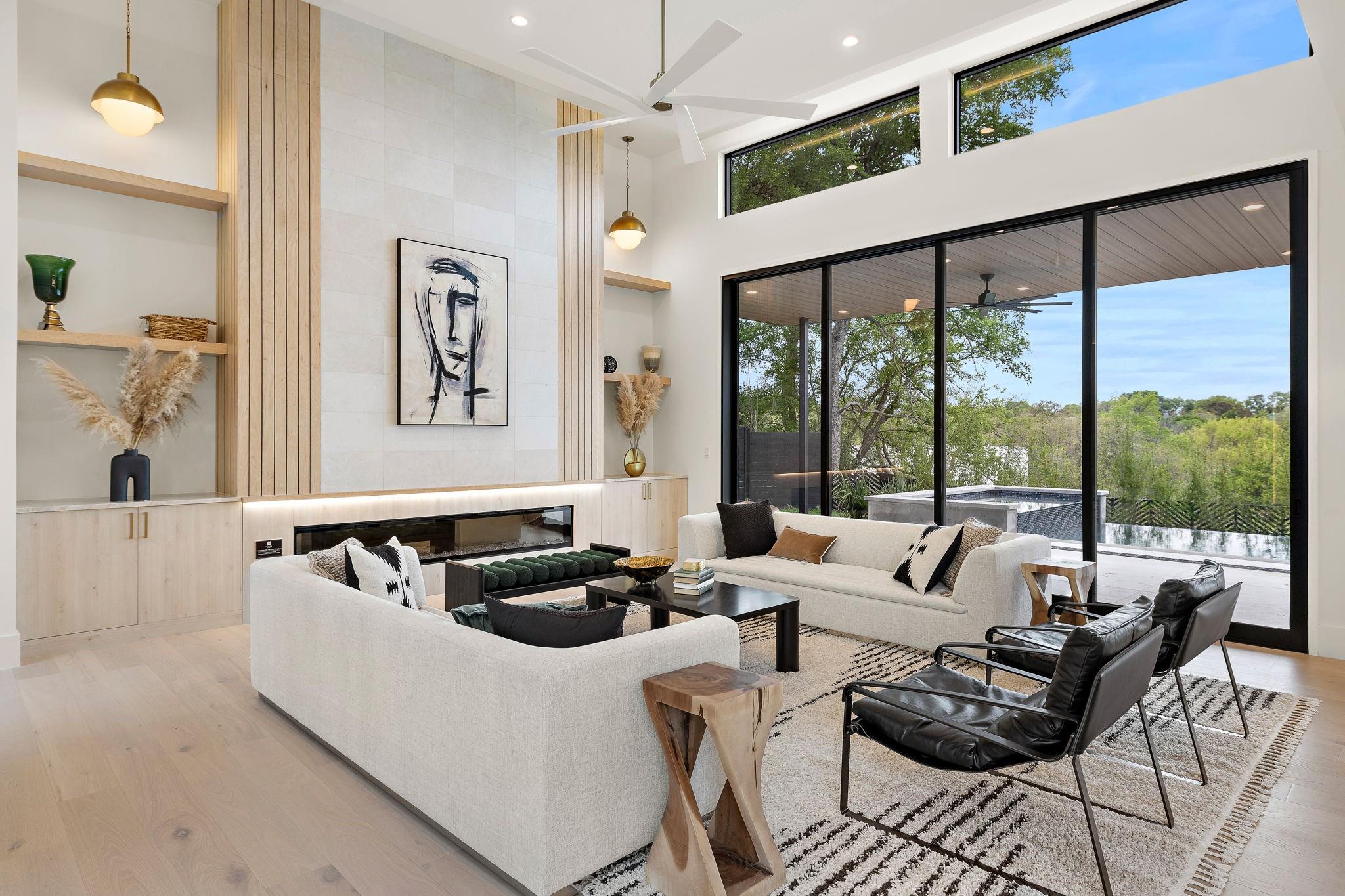 2401 Oakhaven CIR