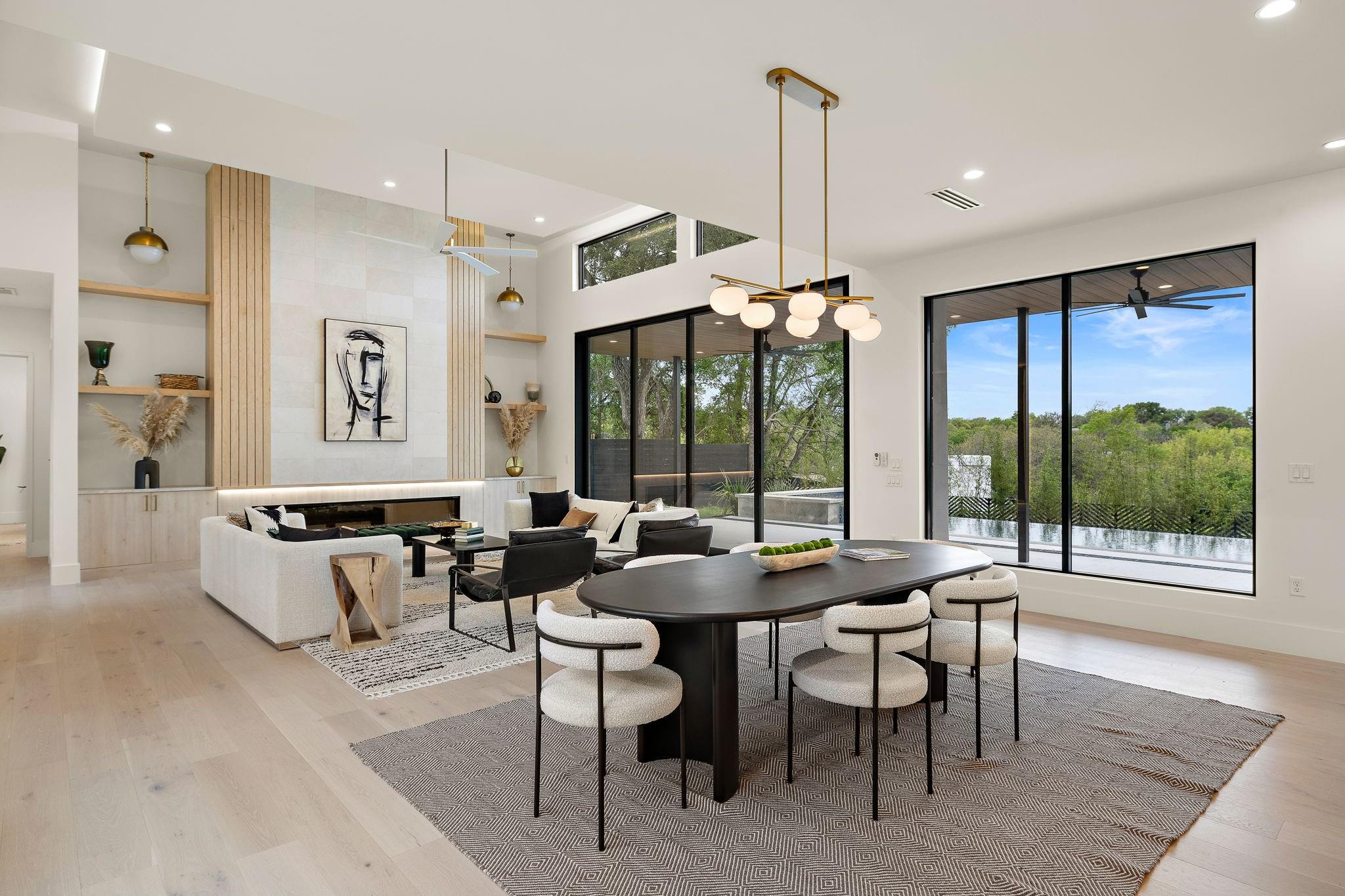 2401 Oakhaven CIR