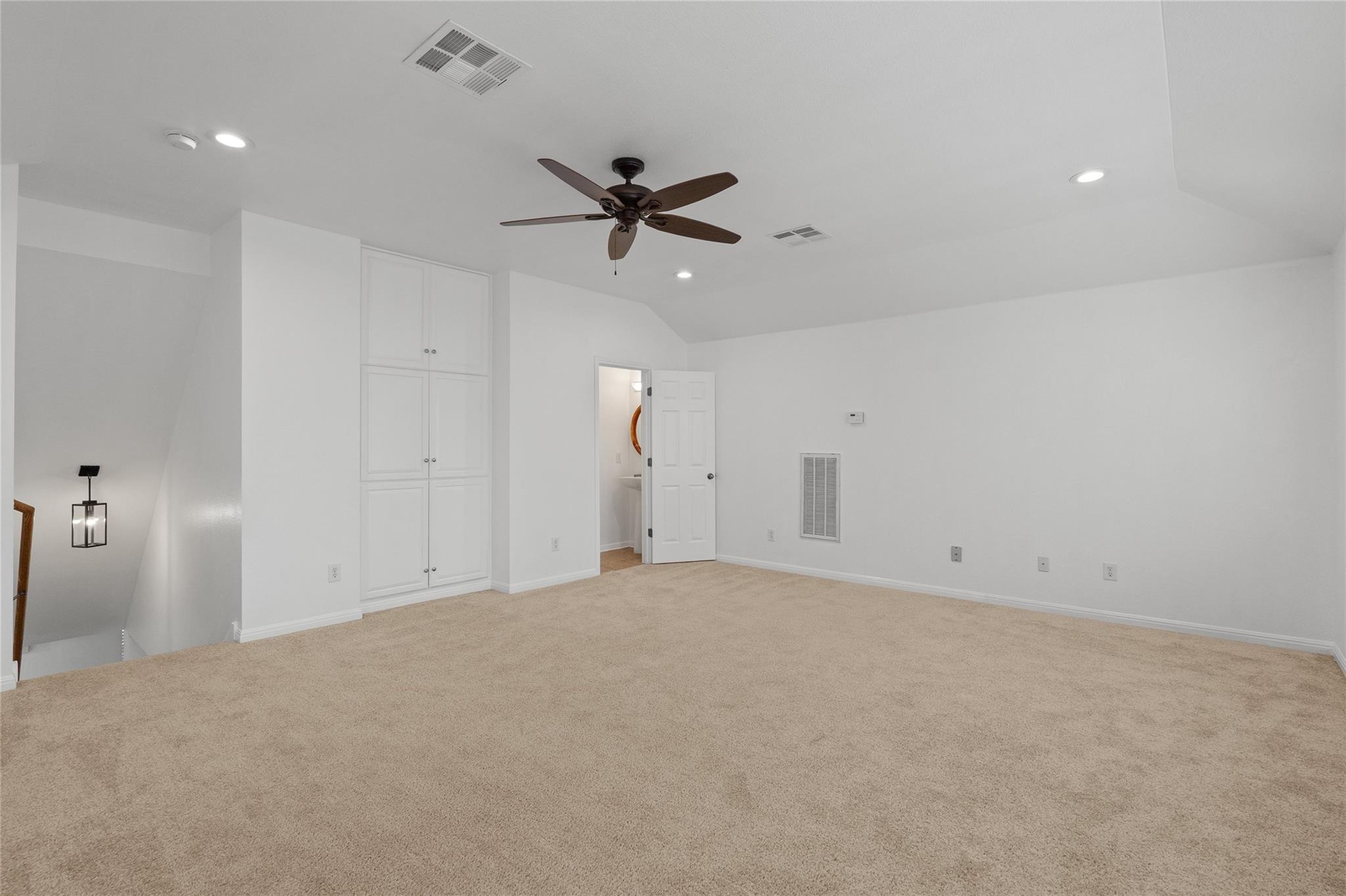 10421 Hansa DR