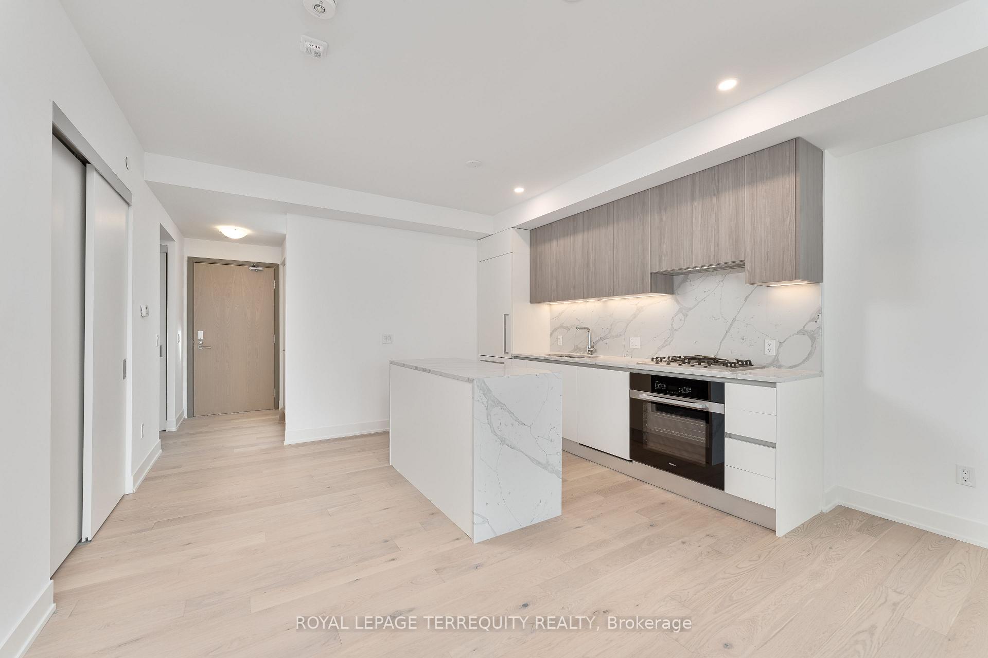 200 Keewatin Avenue PH05
