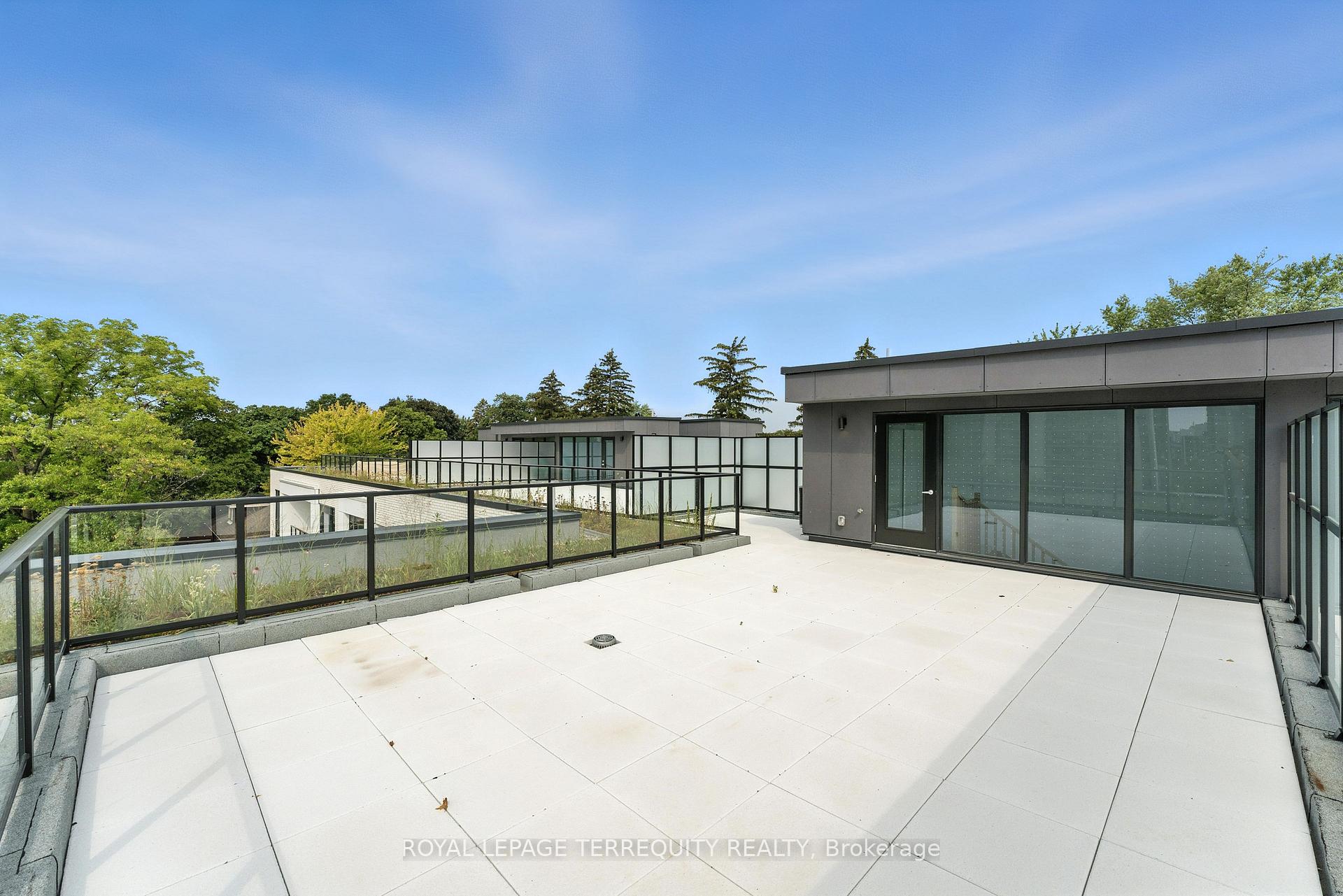 200 Keewatin Avenue PH05
