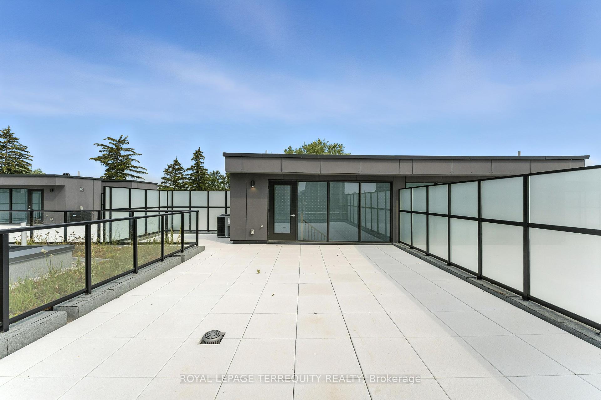 200 Keewatin Avenue PH05